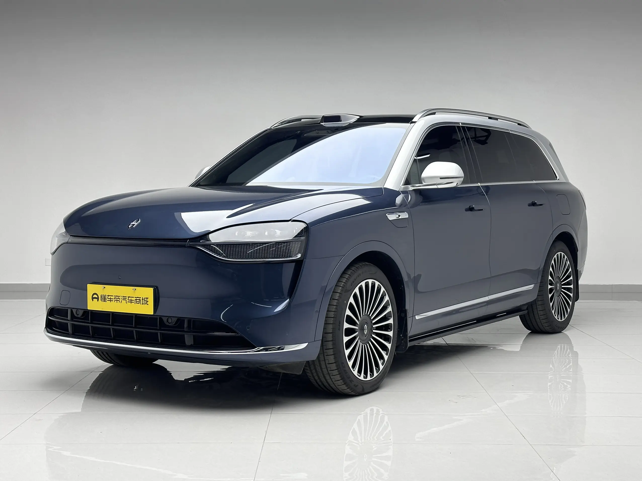 AITO M9 (Wenjie M9)  из Китая