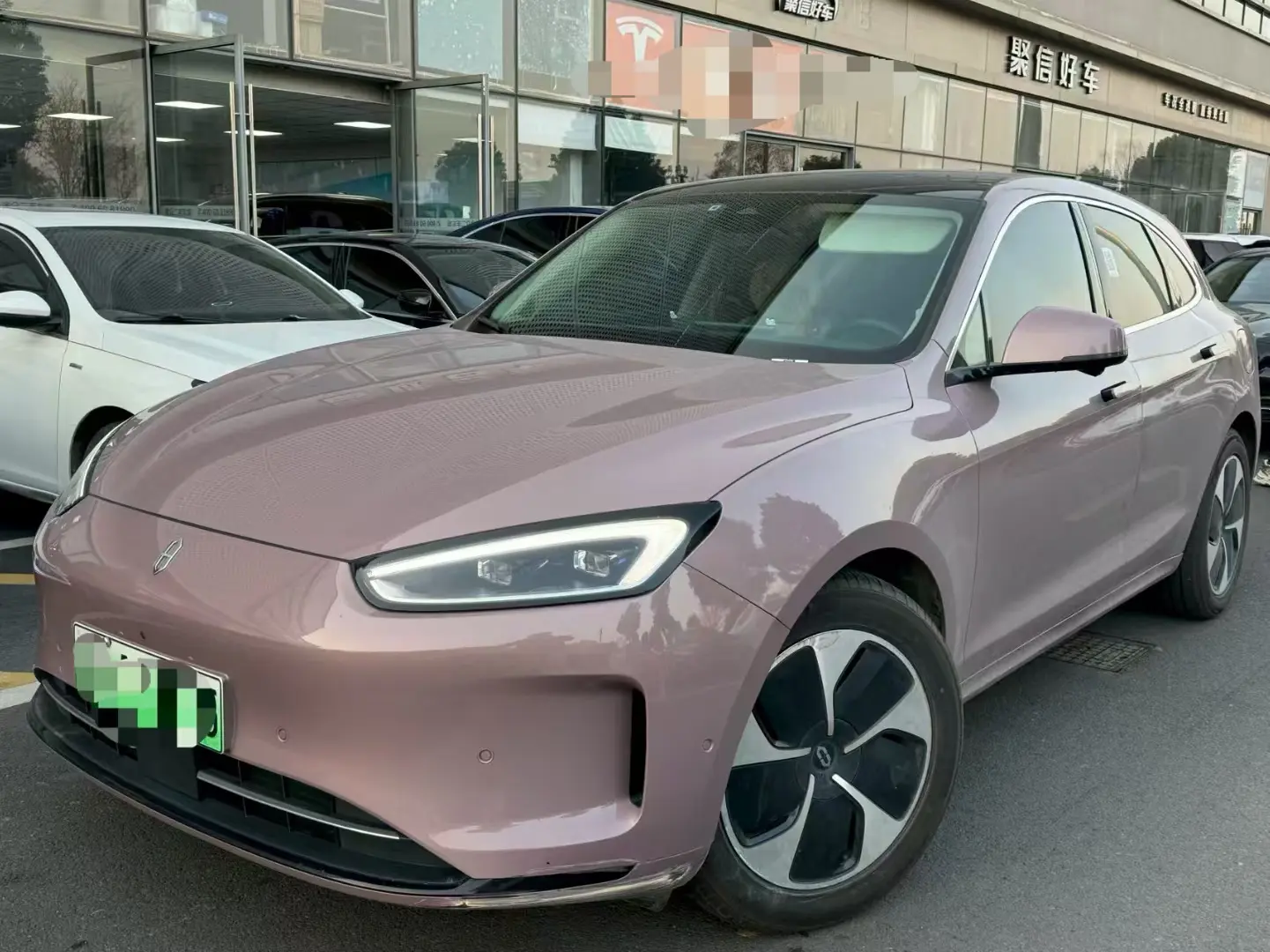 AITO M5 (Wenjie M5)  из Китая