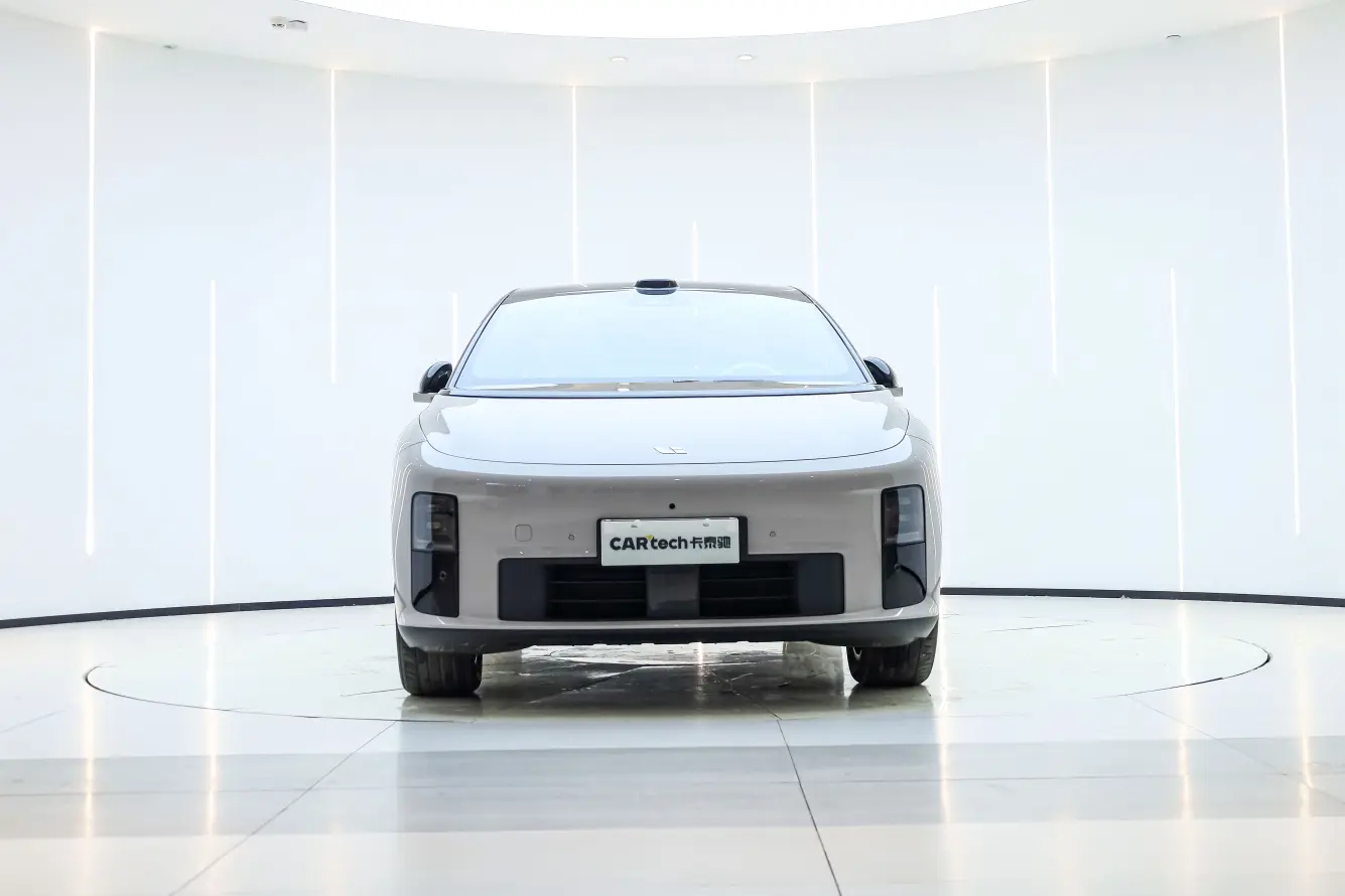 Li Ideal i6  из Китая