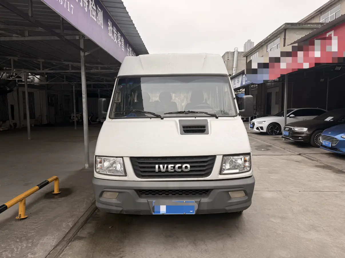 Iveco proud  из Китая