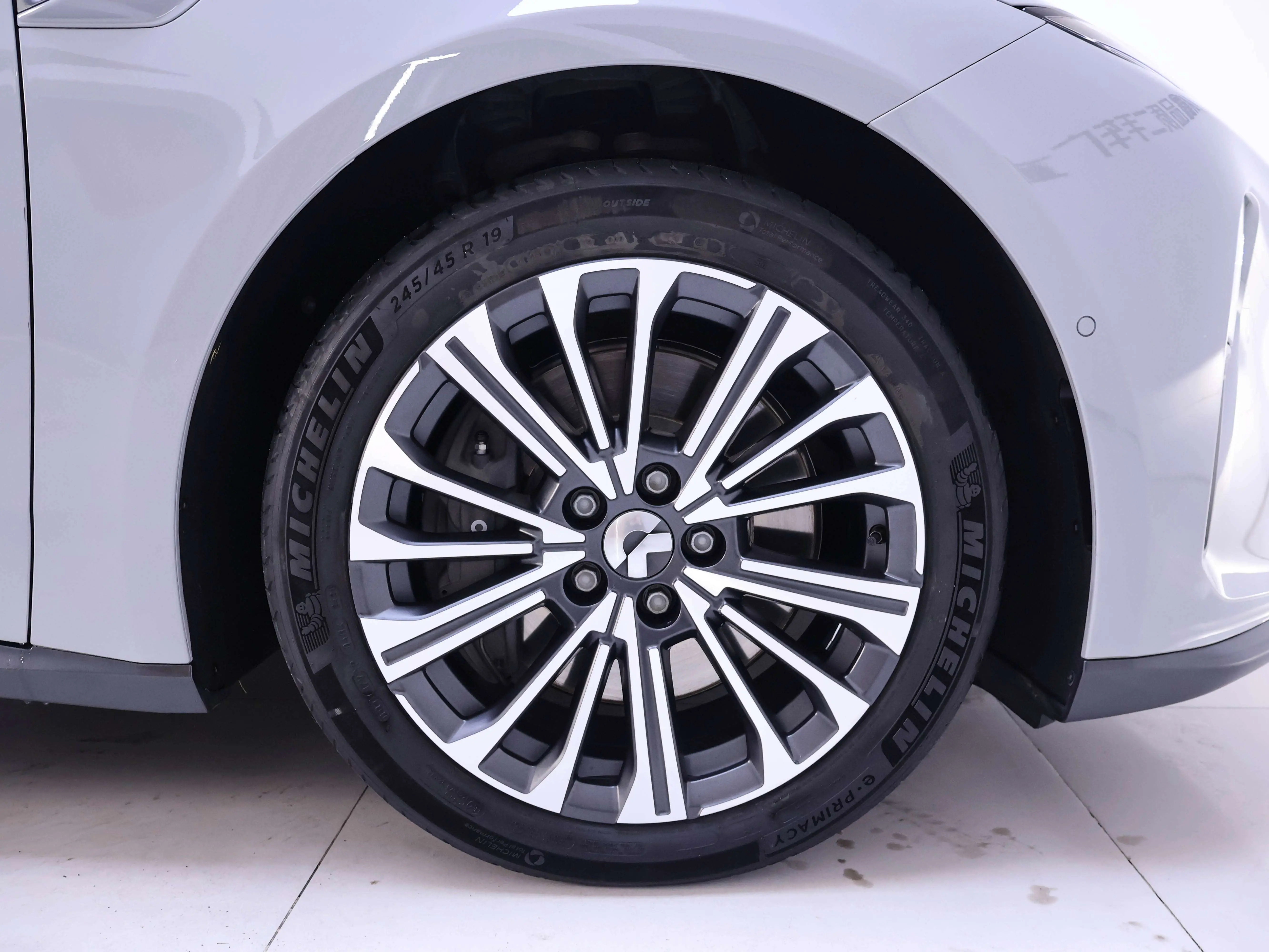 NIO ET5T  из Китая