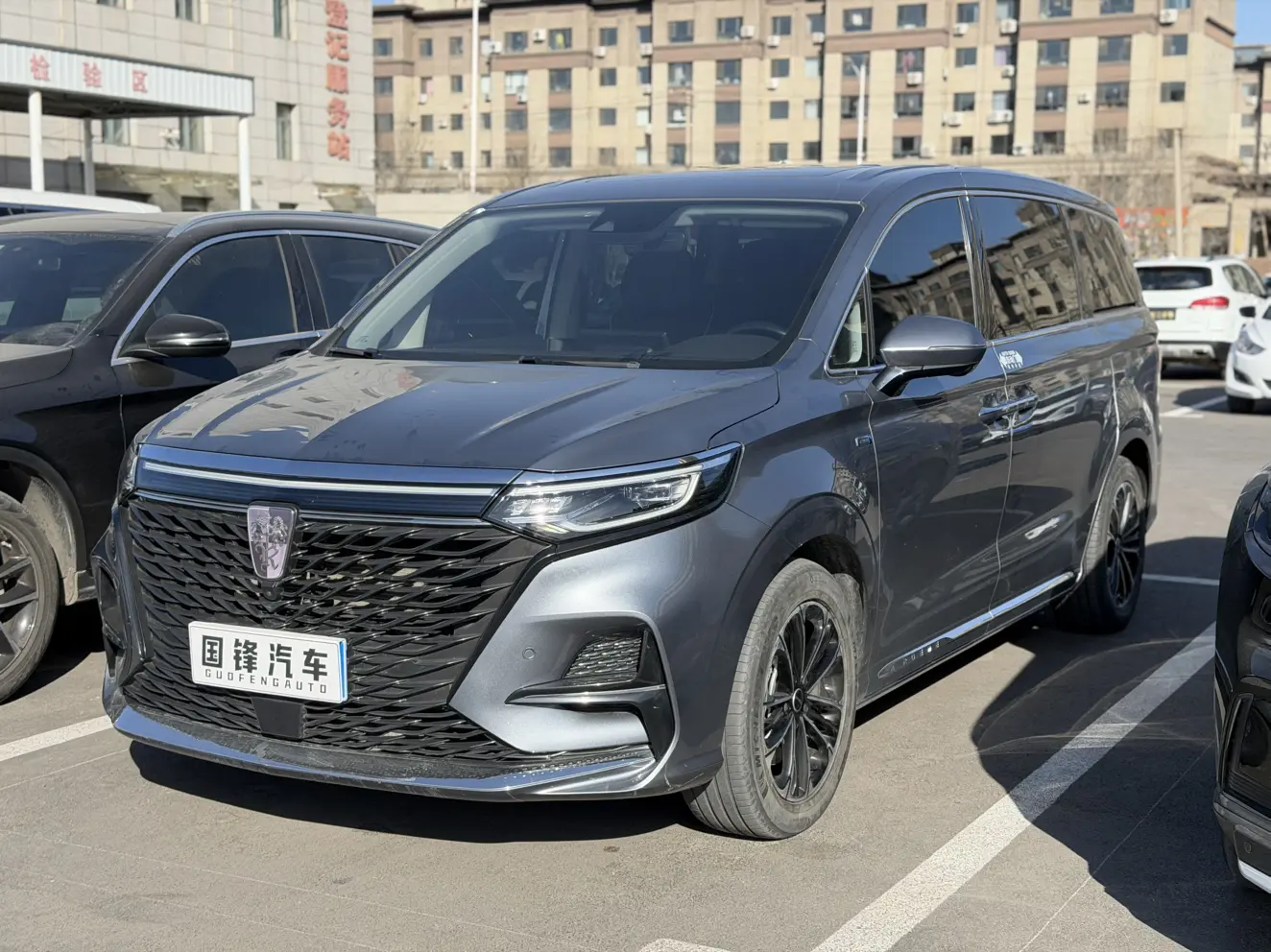 Roewe iMAX8  из Китая