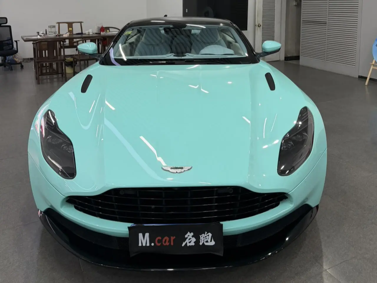 Aston Martin DB11  из Китая