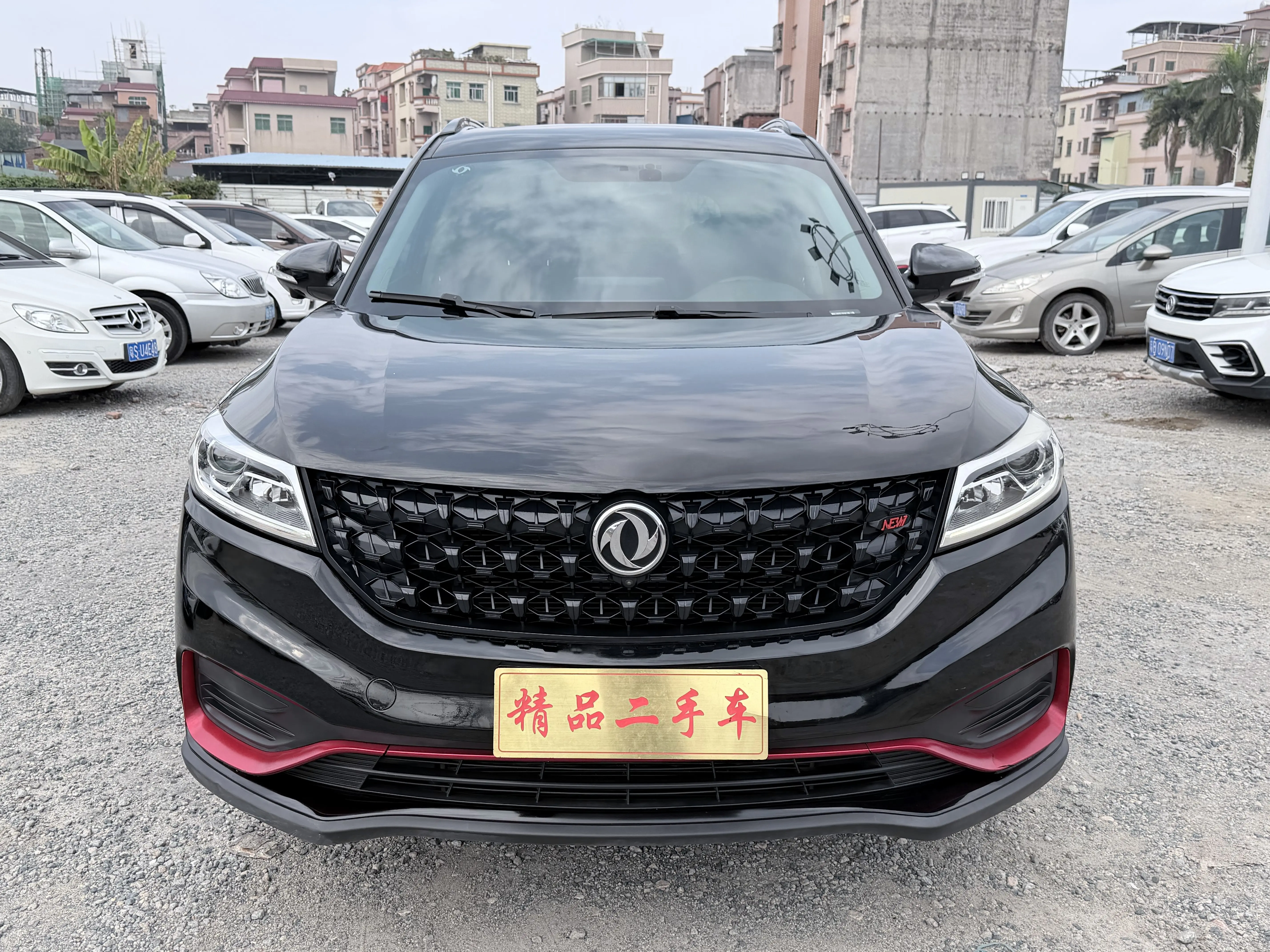 Dongfeng Fengon 580  из Китая