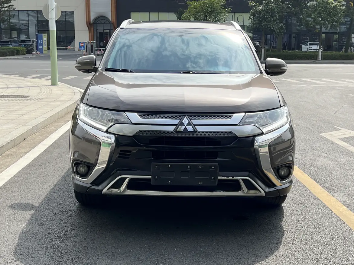 Mitsubishi Outlander  из Китая
