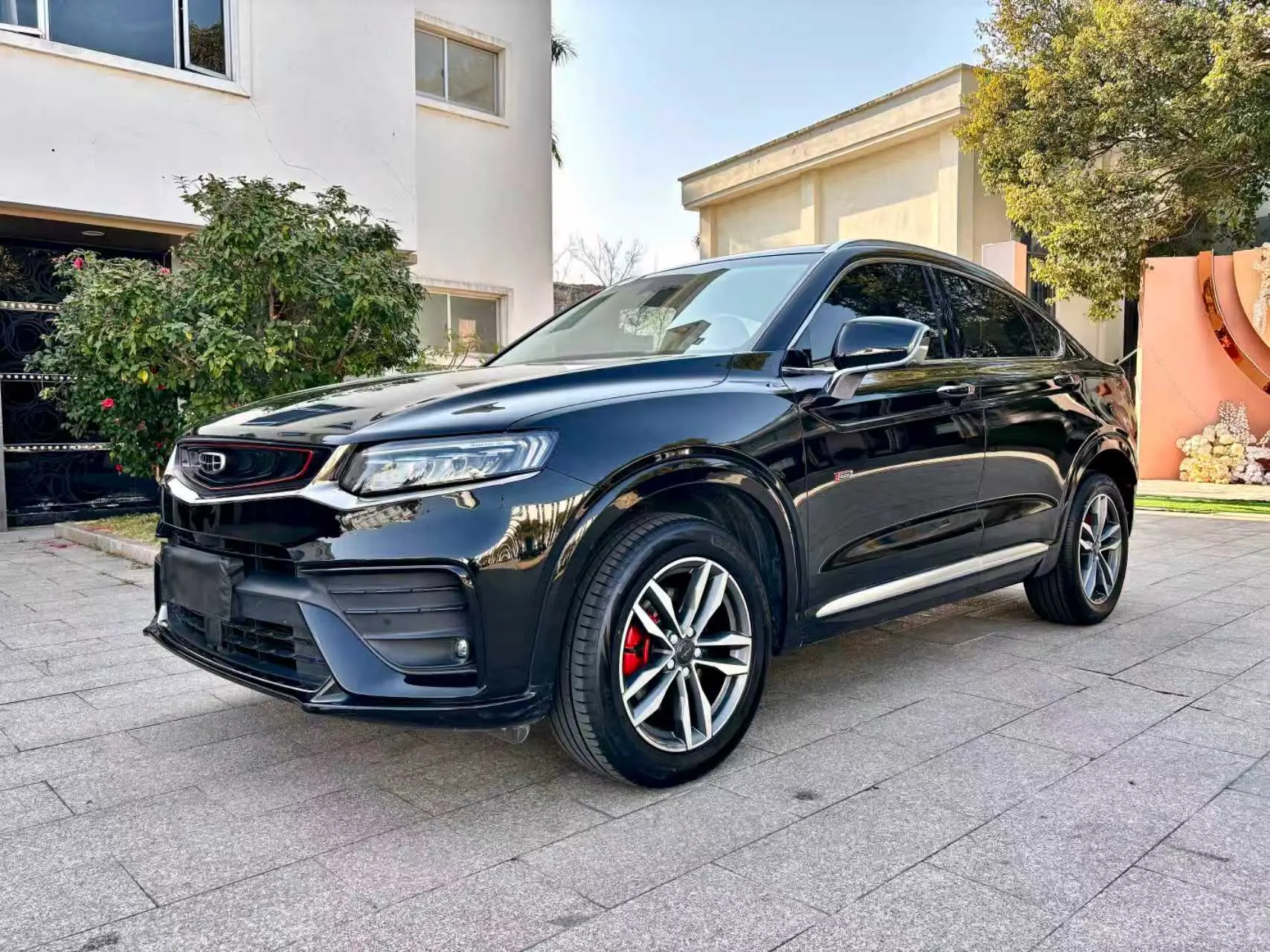 Geely Tugella (Xingyue)  из Китая