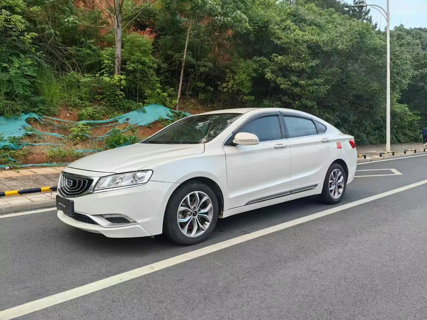 Geely Borui  из Китая