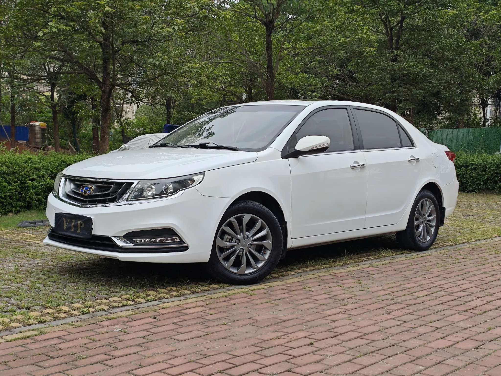 Geely Vision  из Китая