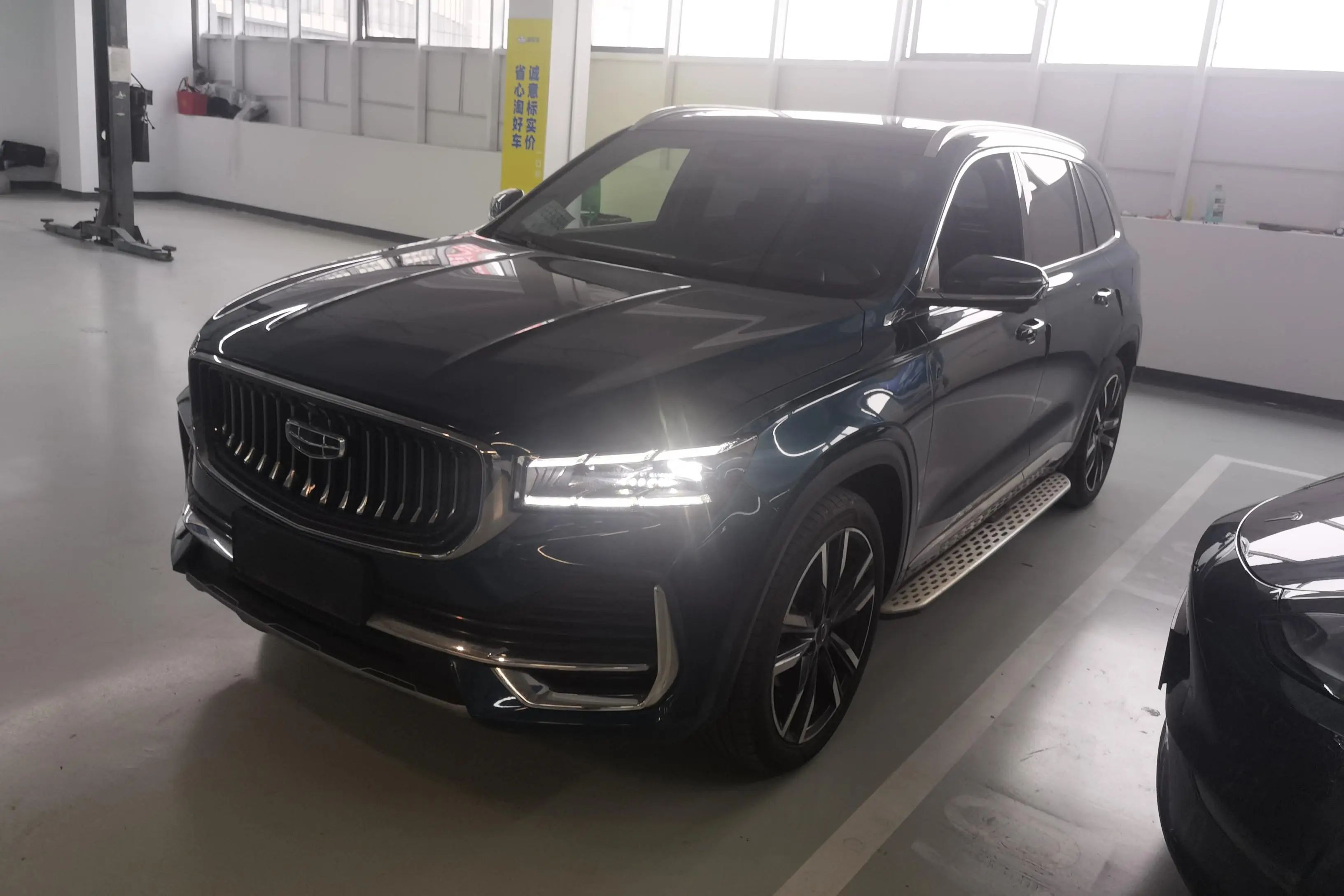 Geely Monjaro (Xingyue L)  из Китая