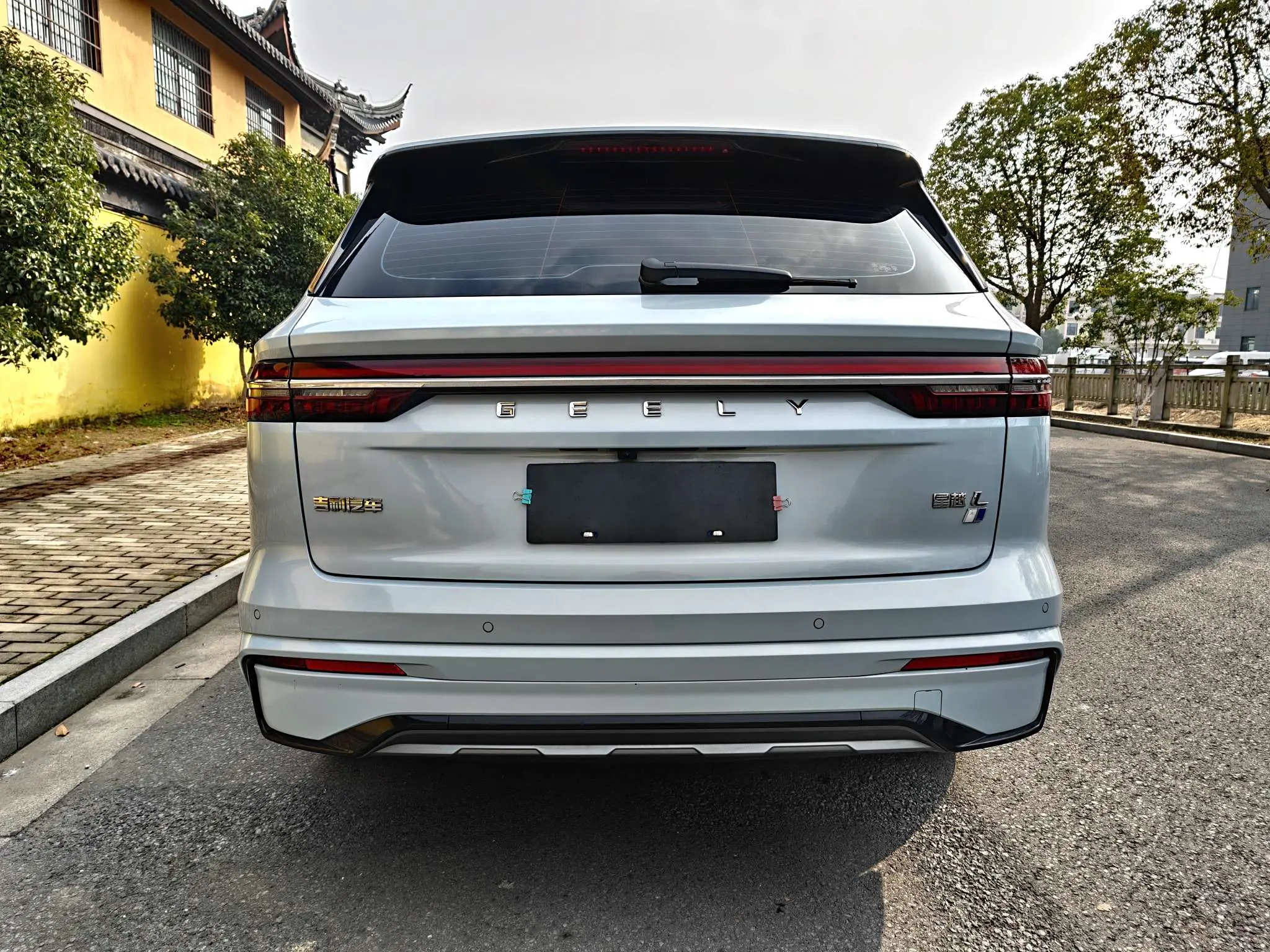 Geely Monjaro (Xingyue L)  из Китая