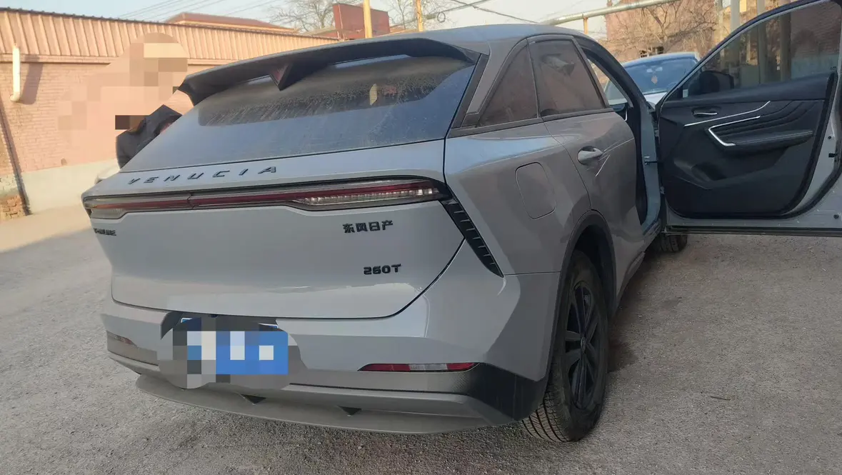 Kai Chen Venucia Big V  из Китая