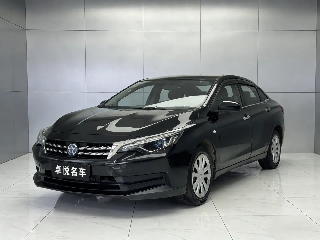 Kai Chen Venucia D60  из Китая