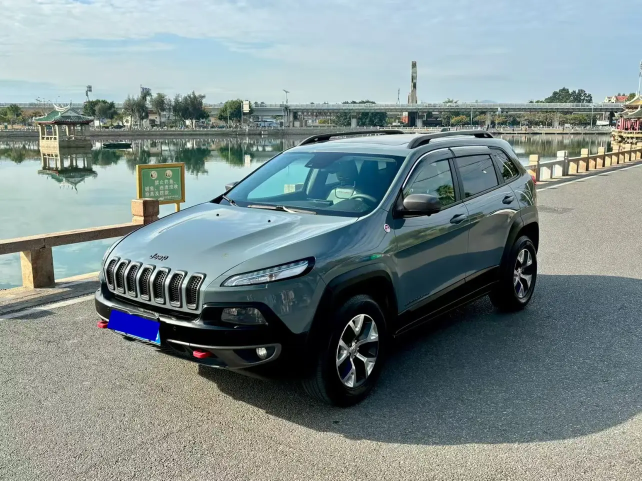 Jeep Cherokee  из Китая