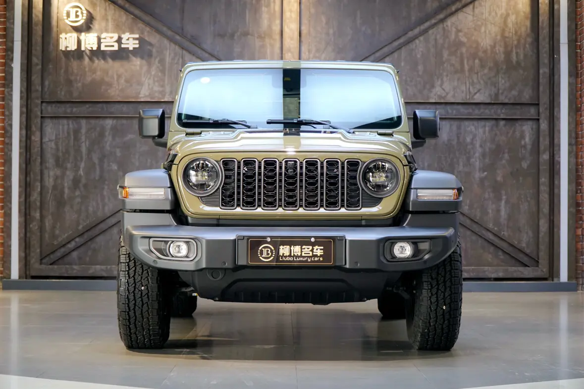 Jeep Wrangler  из Китая