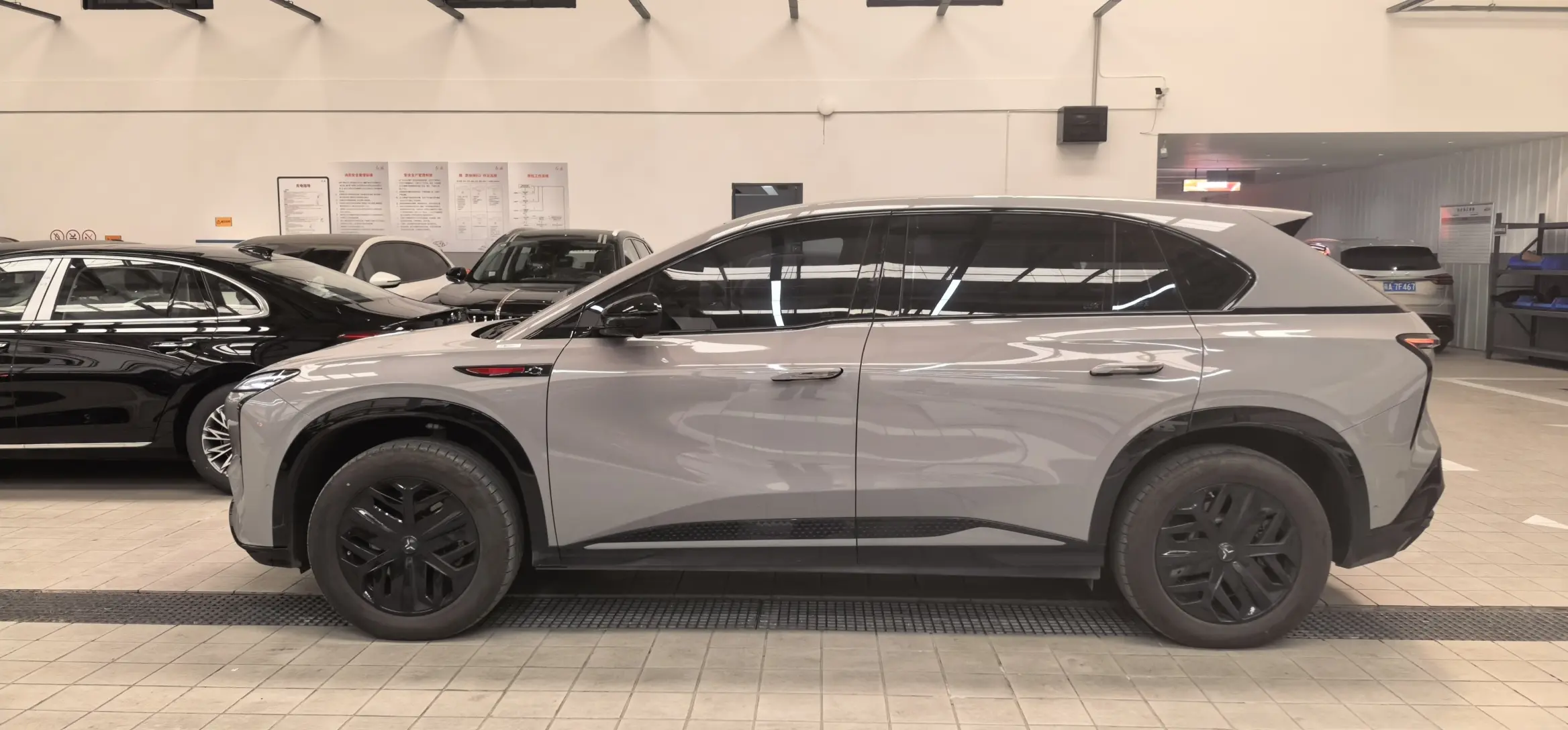 Hongqi Red Flag Tiangong 08  из Китая