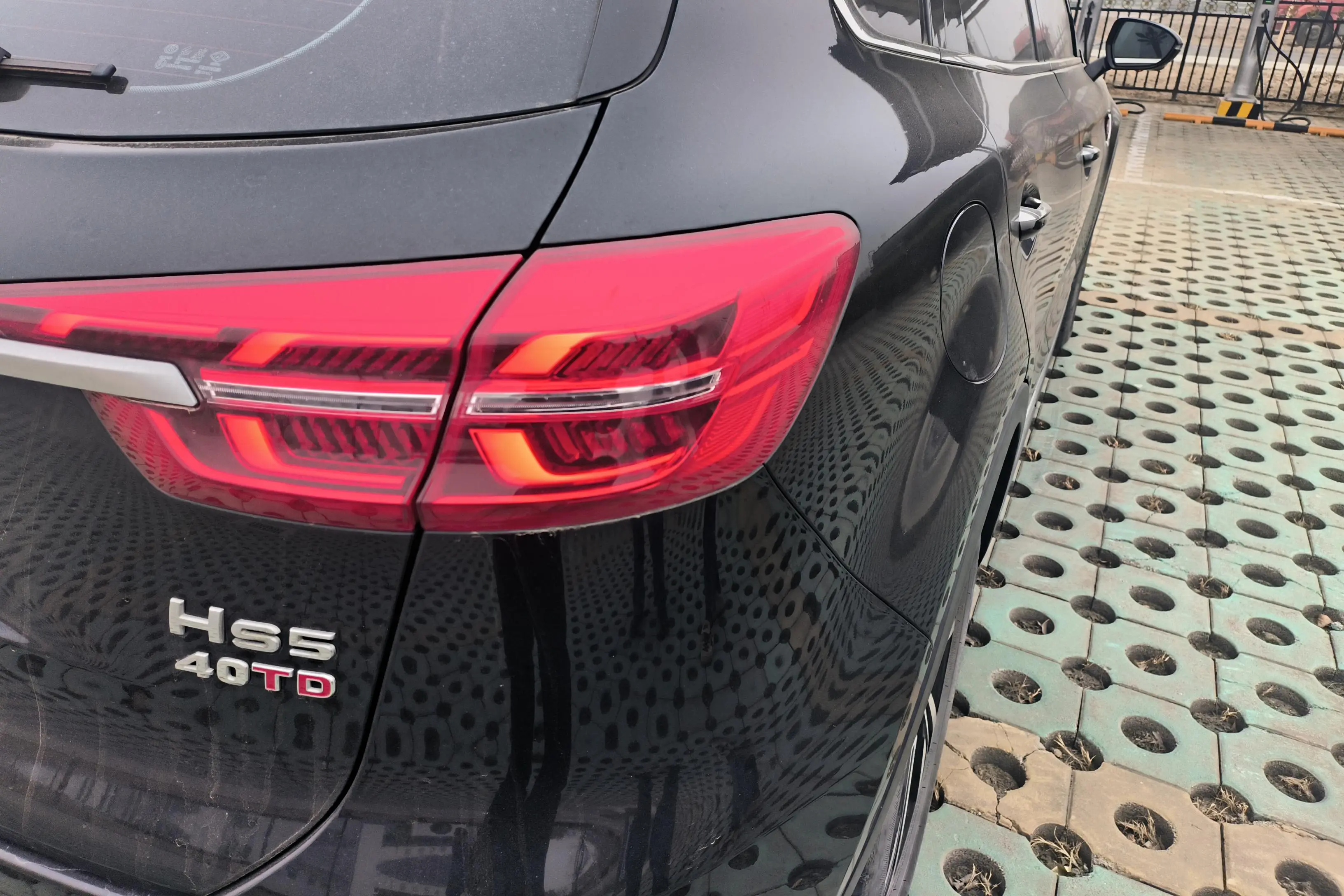 Hongqi HS5  из Китая