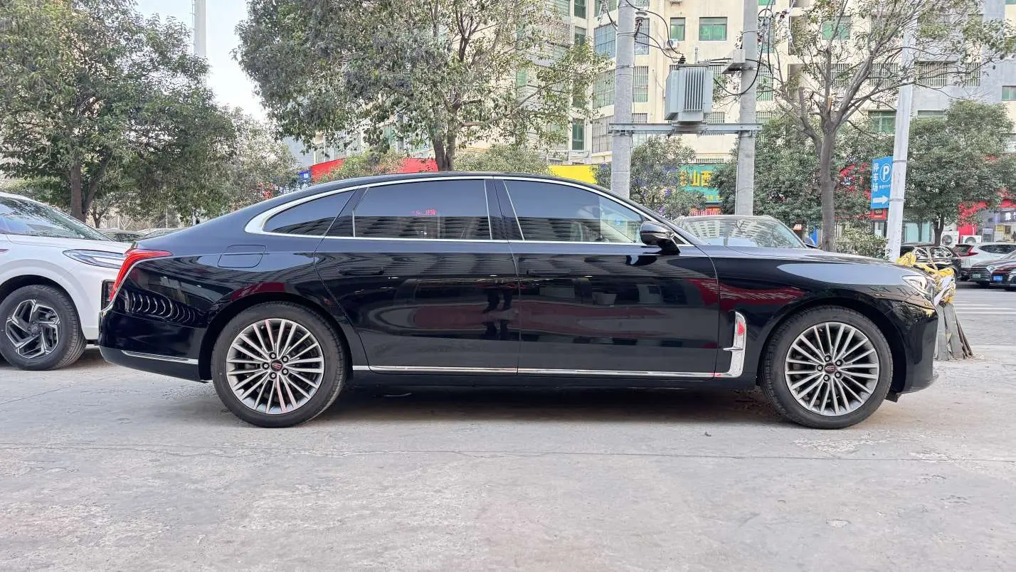 Hongqi H9  из Китая