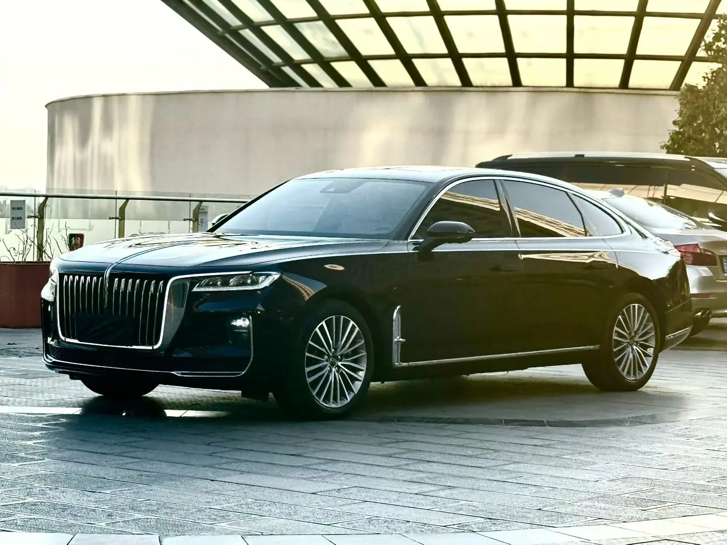 Hongqi H9  из Китая