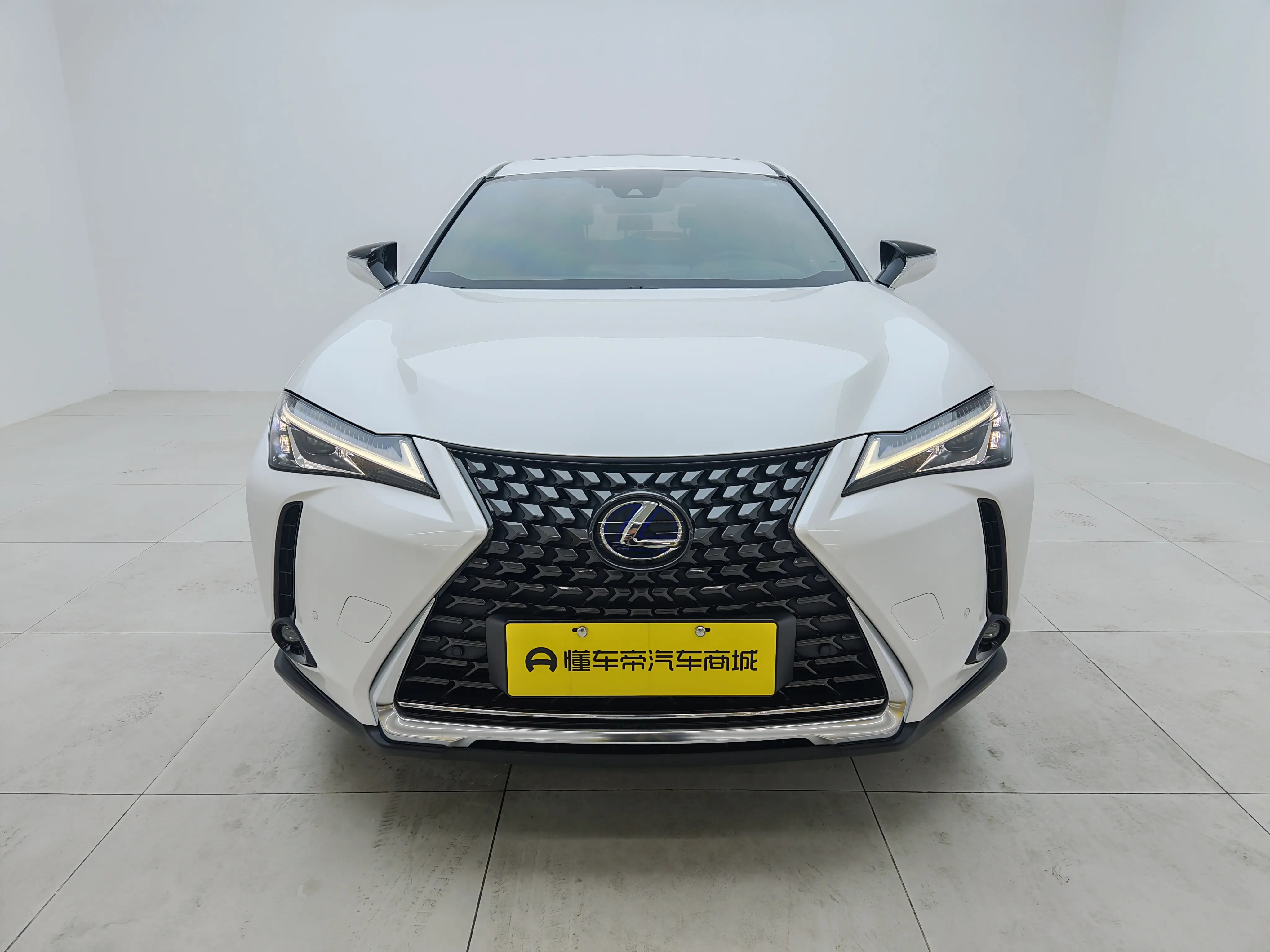 Lexus UX EV  из Китая