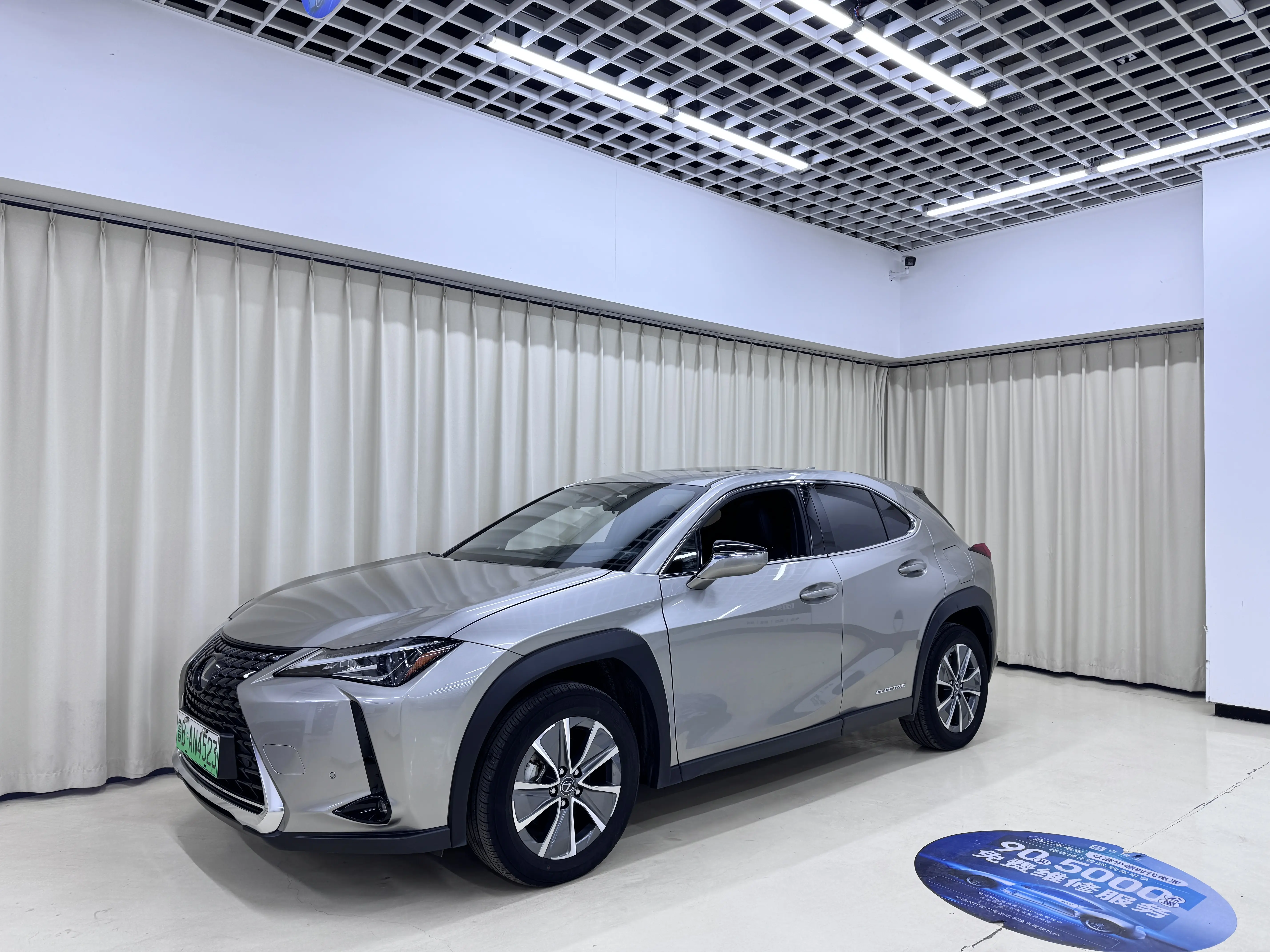 Lexus UX EV  из Китая