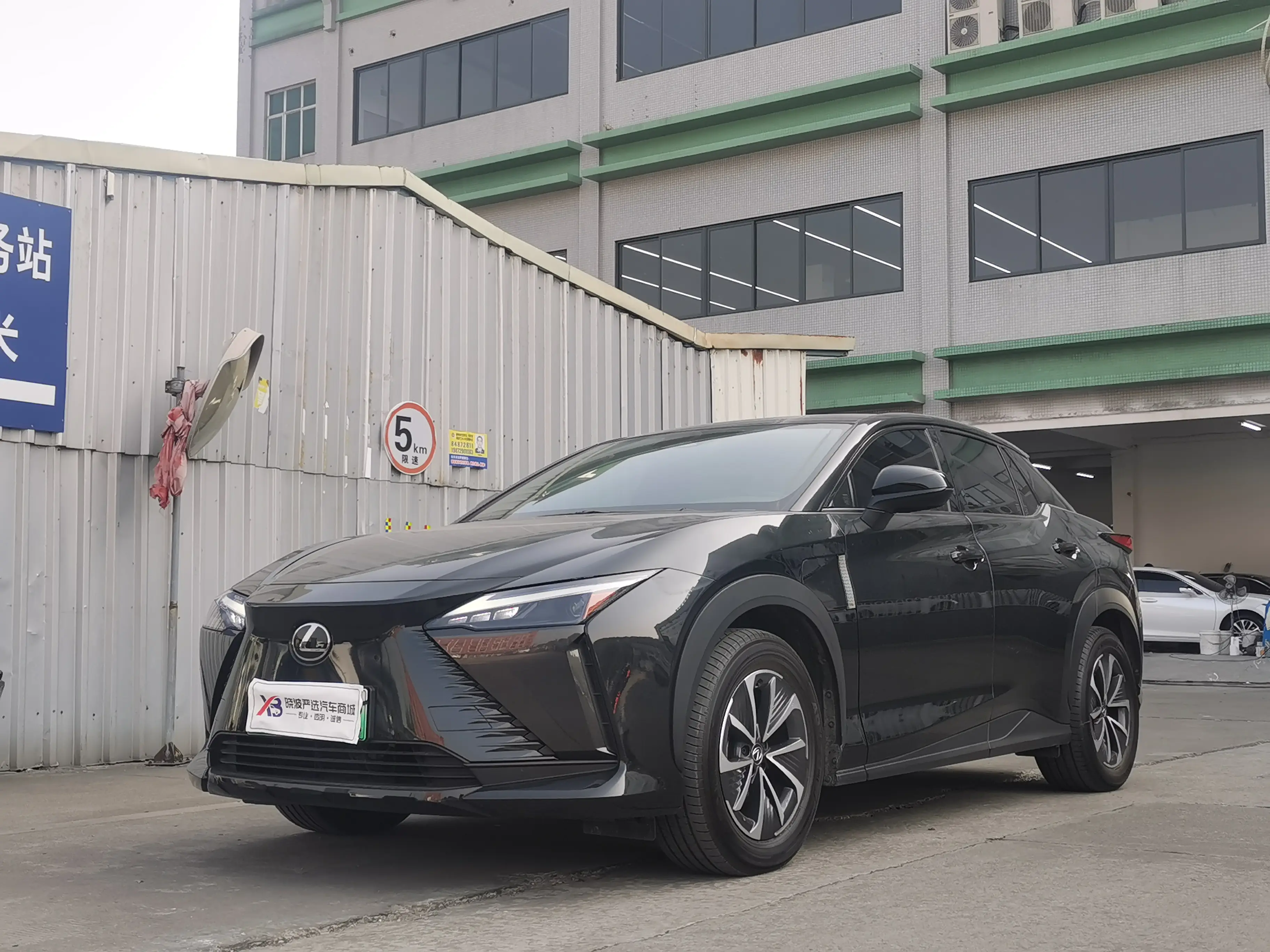 Lexus RZ  из Китая