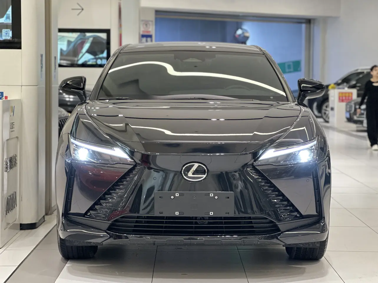 Lexus RZ  из Китая