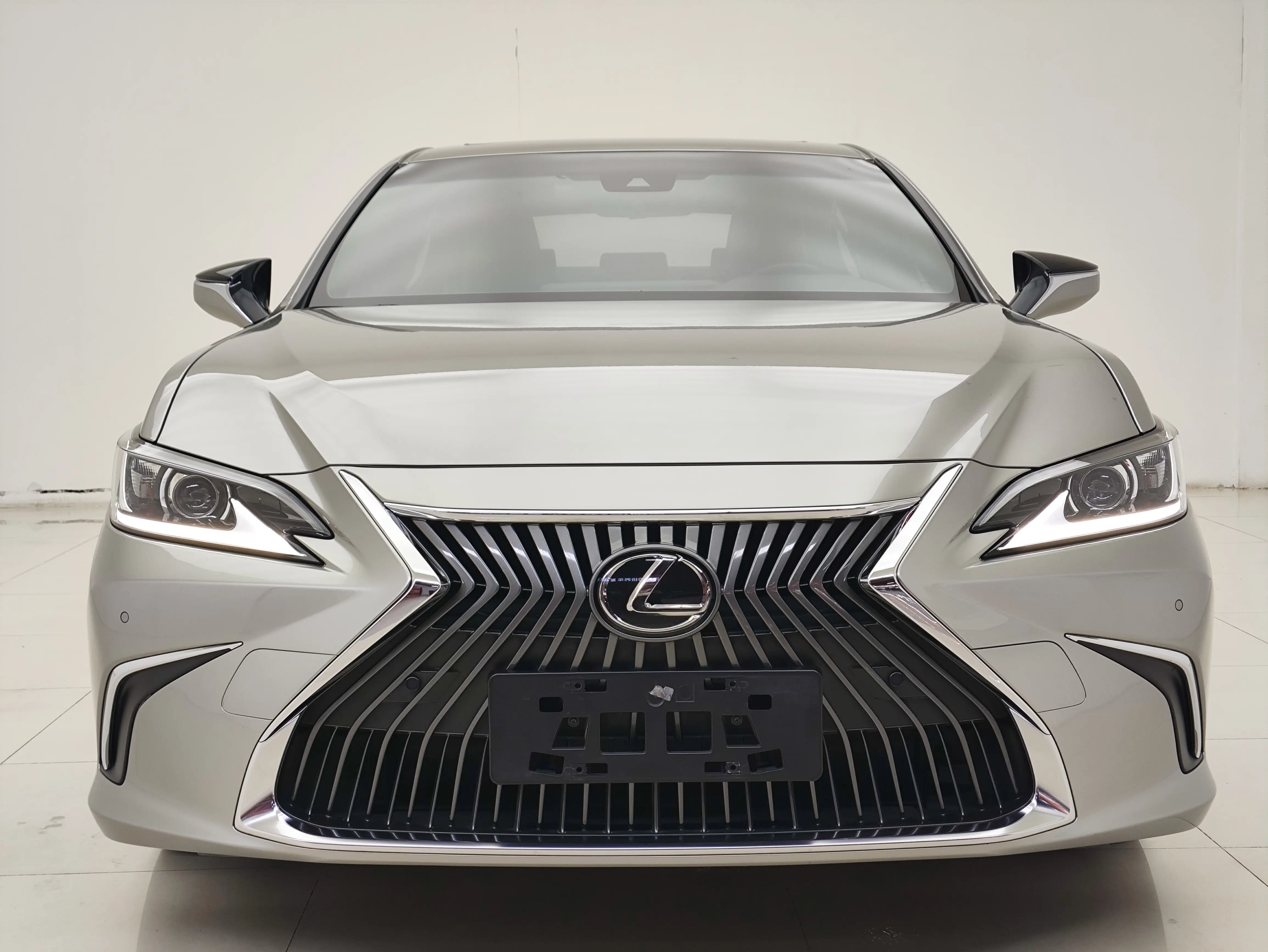 Lexus ES  из Китая