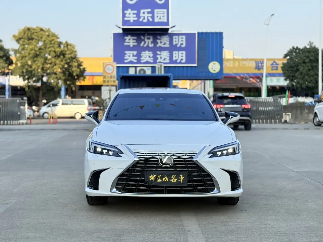 Lexus ES  из Китая