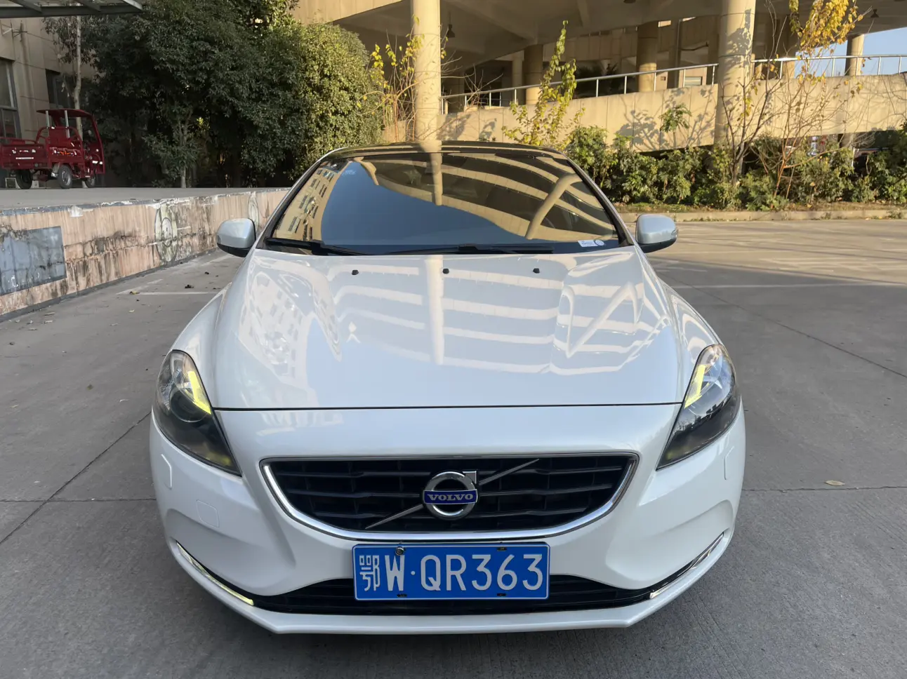 Volvo V40  из Китая
