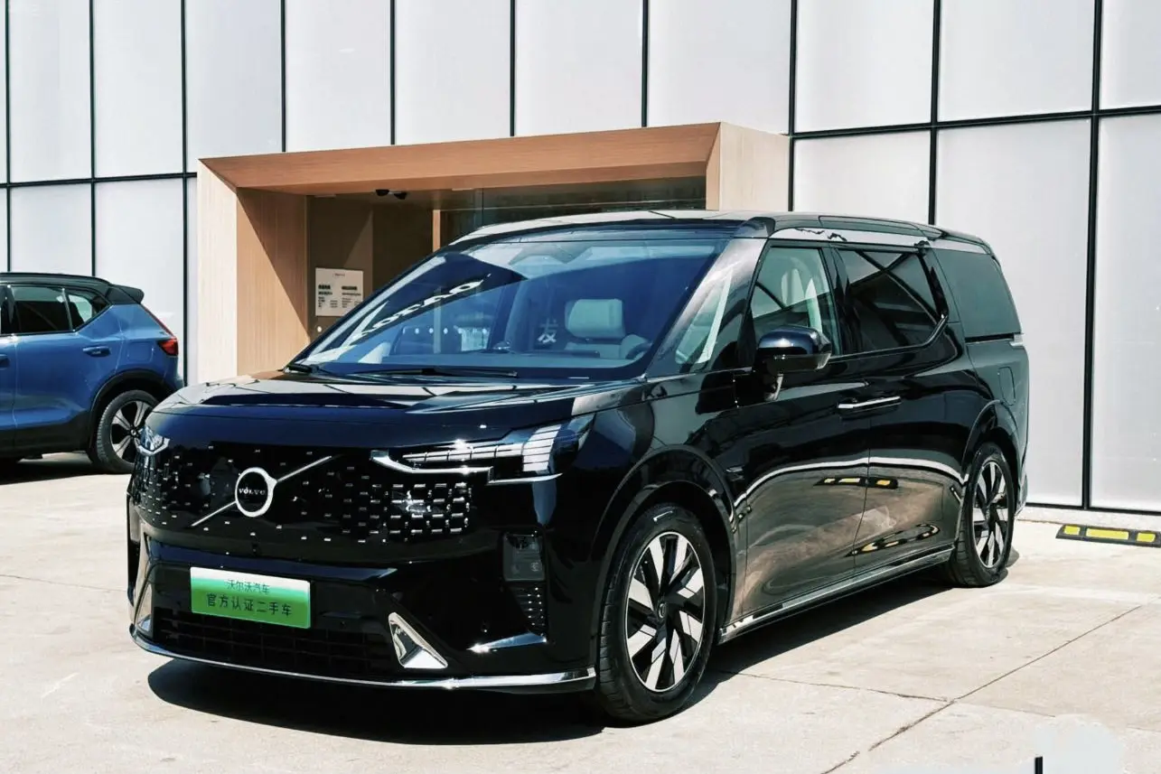 Volvo EM90  из Китая