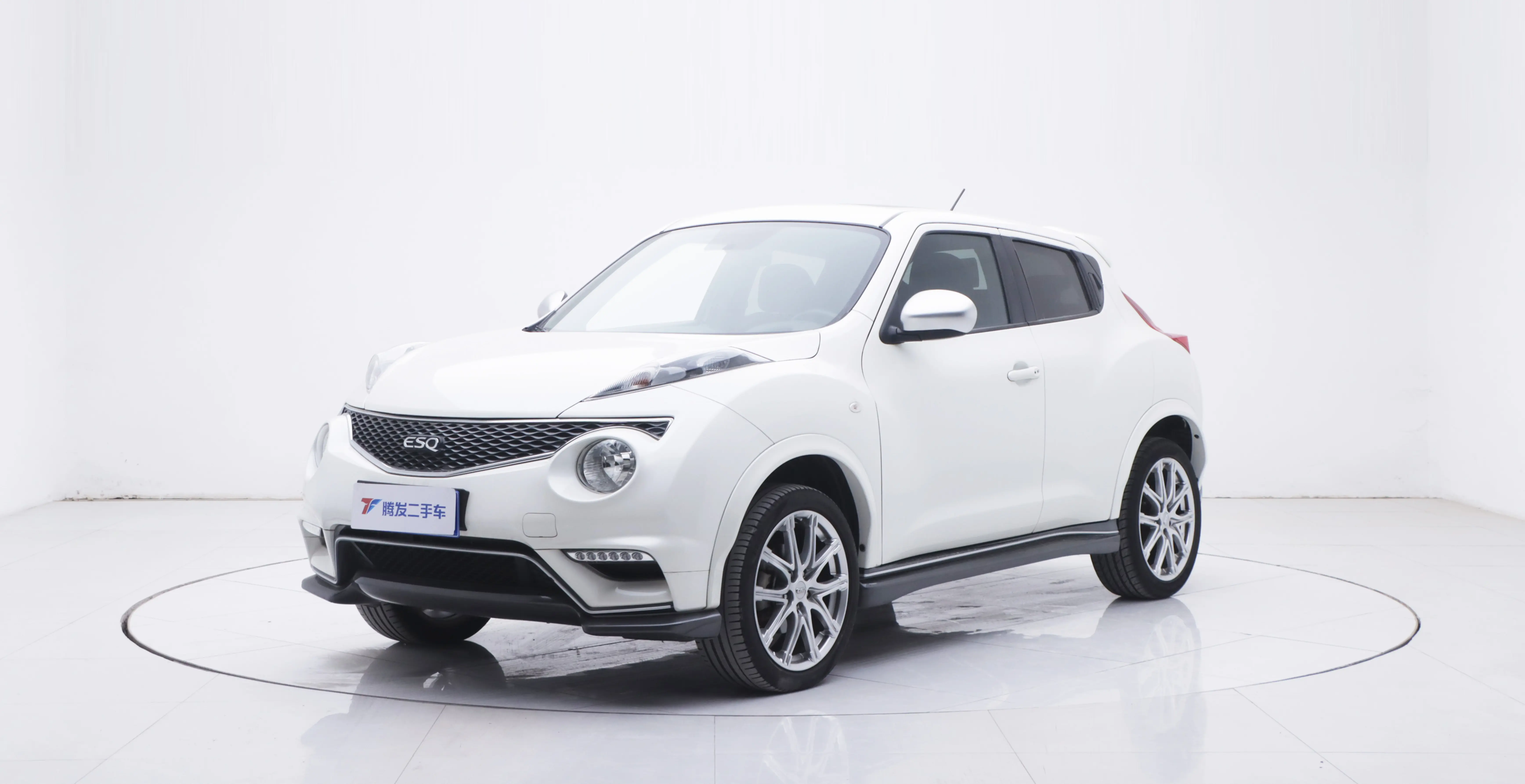 Infiniti ESQ  из Китая