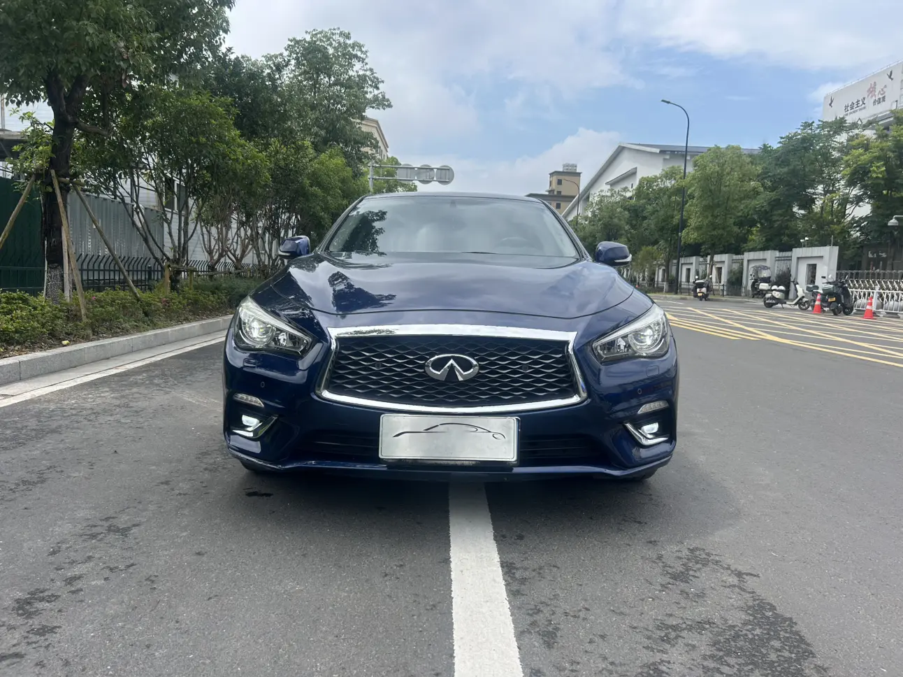 Infiniti Q50L  из Китая