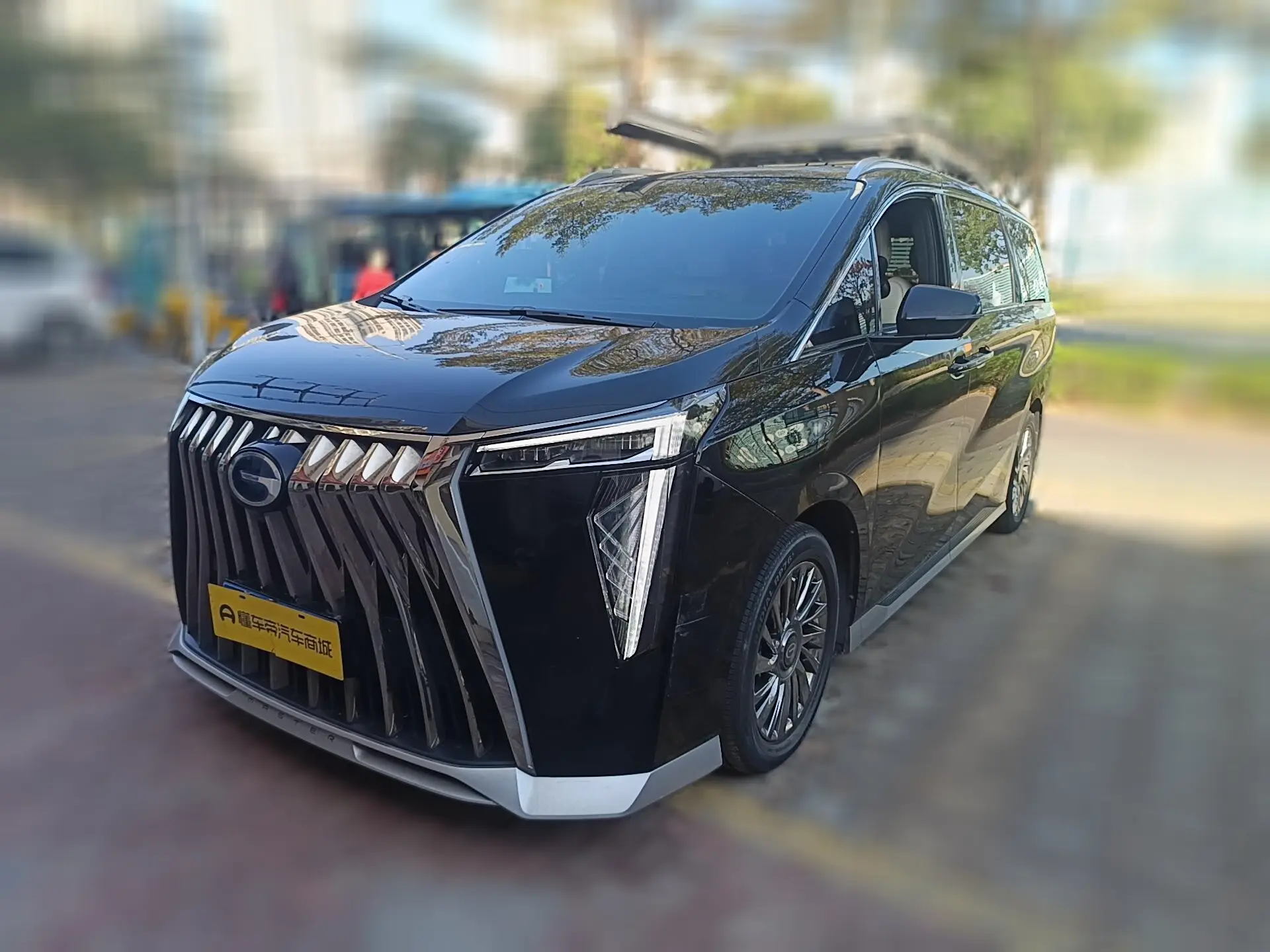 GAC Trumpchi M8  из Китая