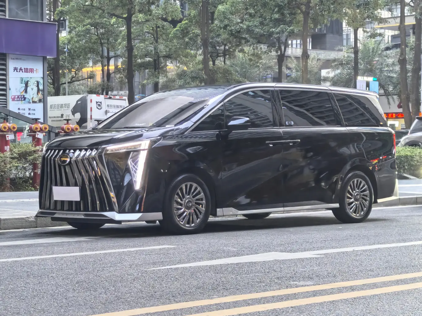 GAC Trumpchi M8  из Китая