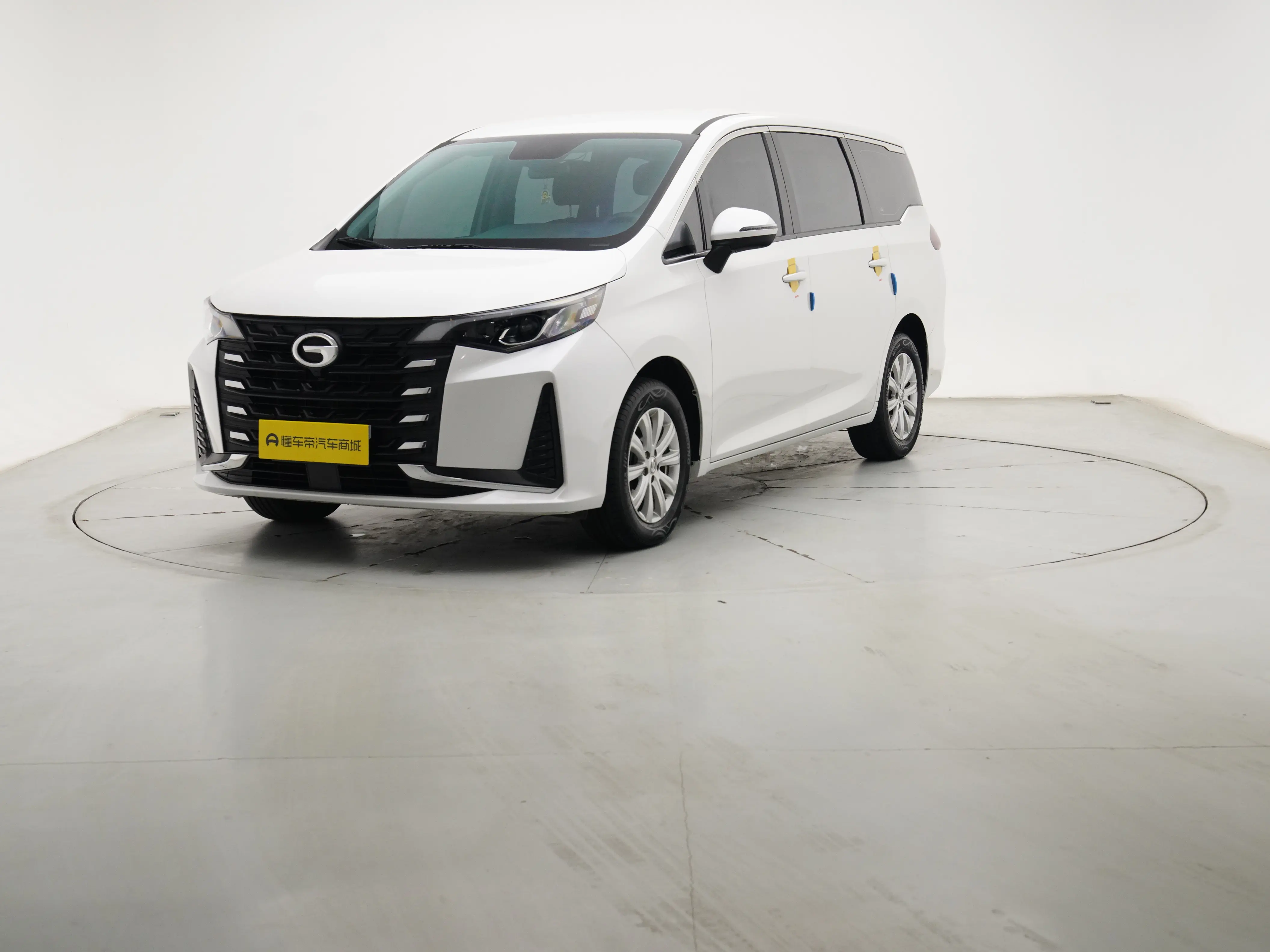 GAC Trumpchi M6  из Китая