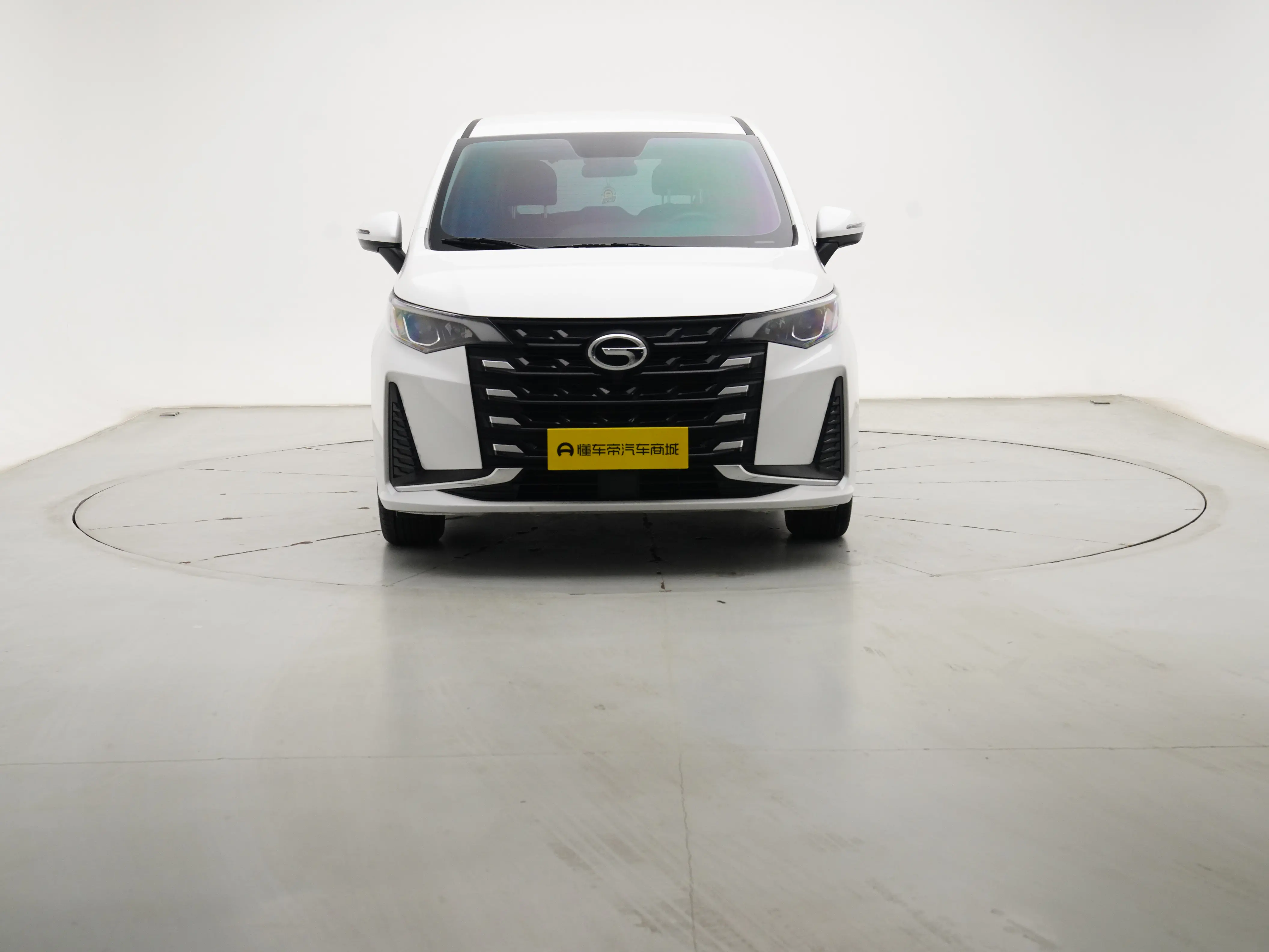 GAC Trumpchi M6  из Китая