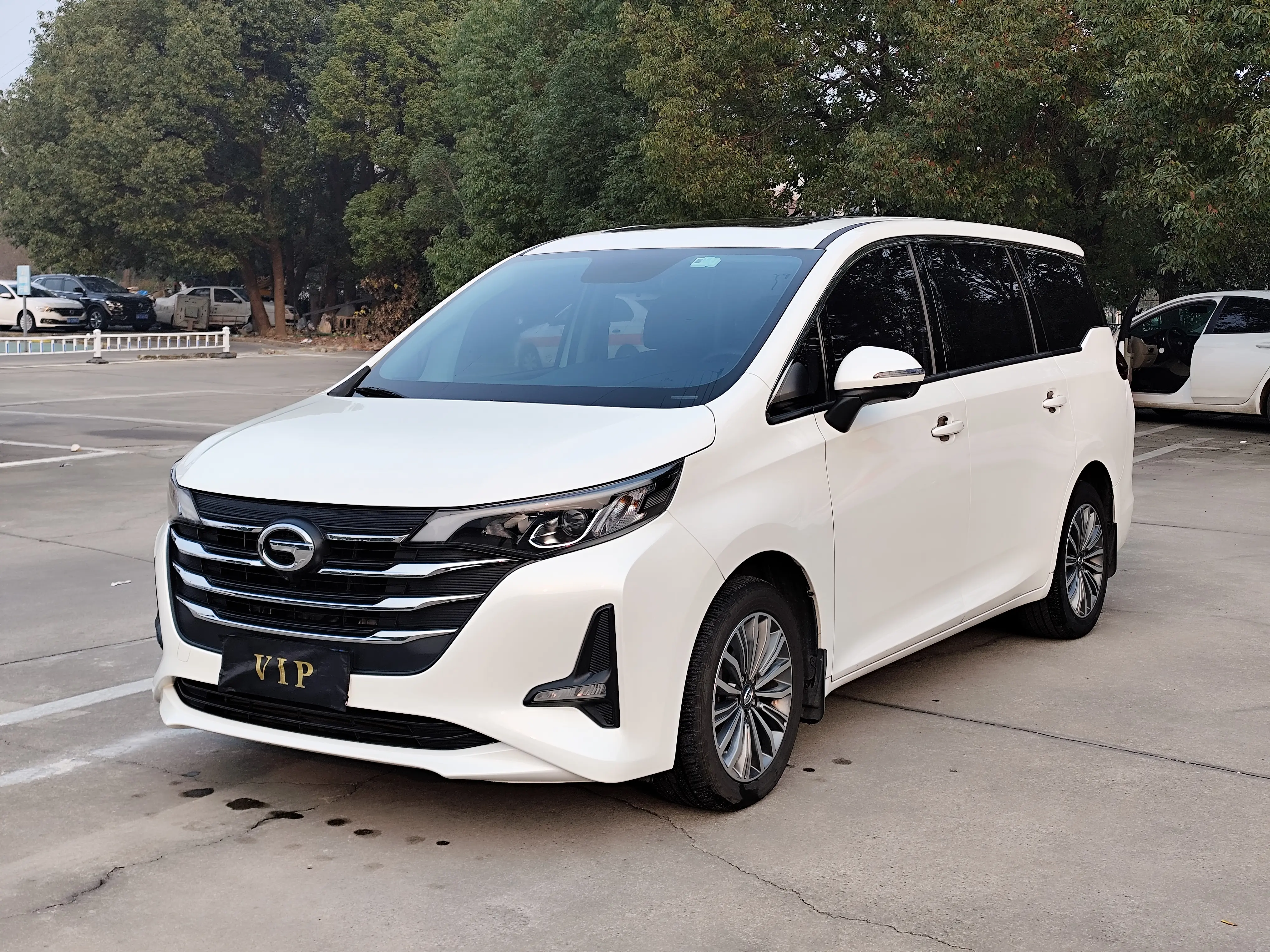 GAC Trumpchi M6  из Китая