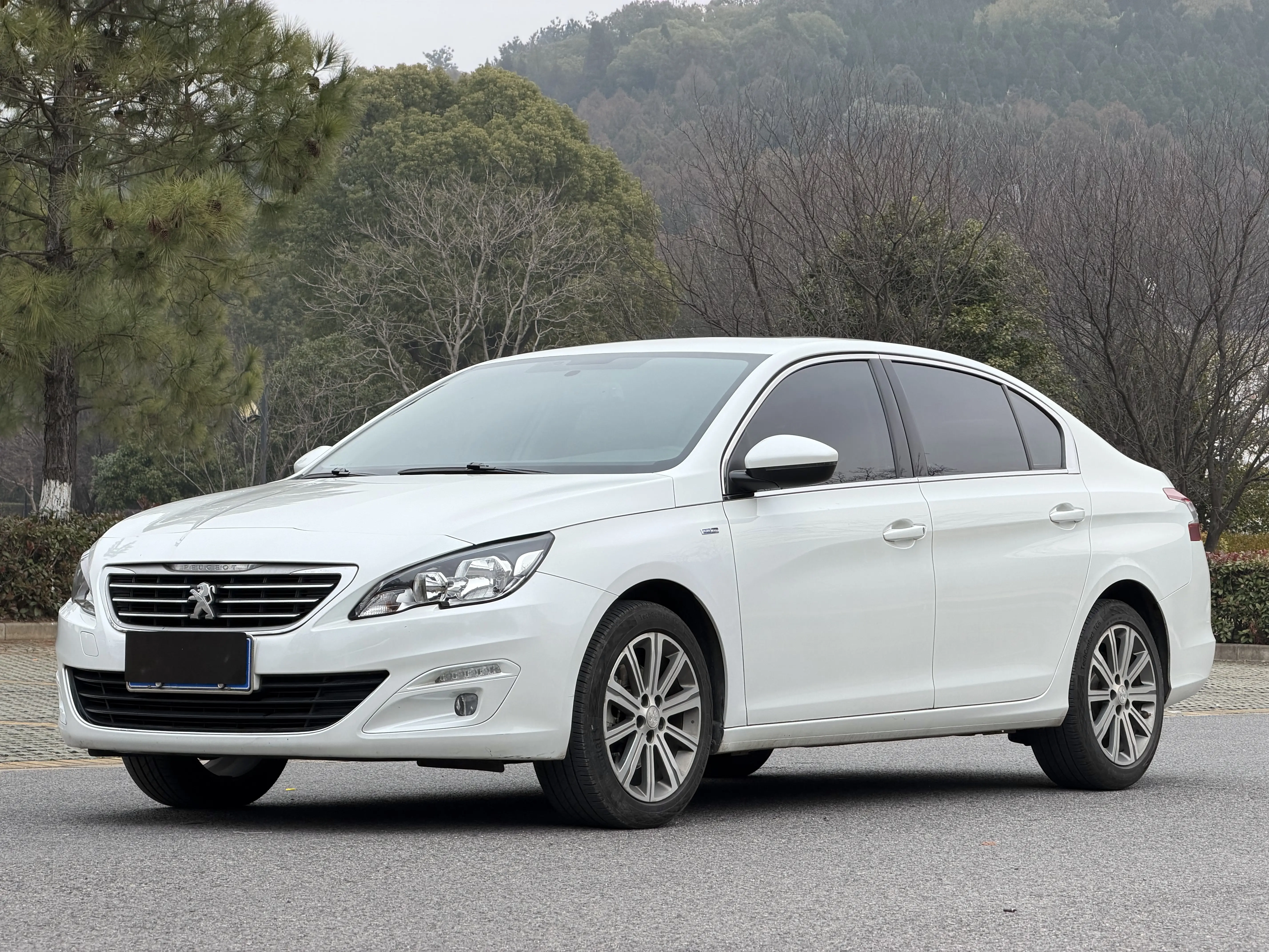 Peugeot 408  из Китая