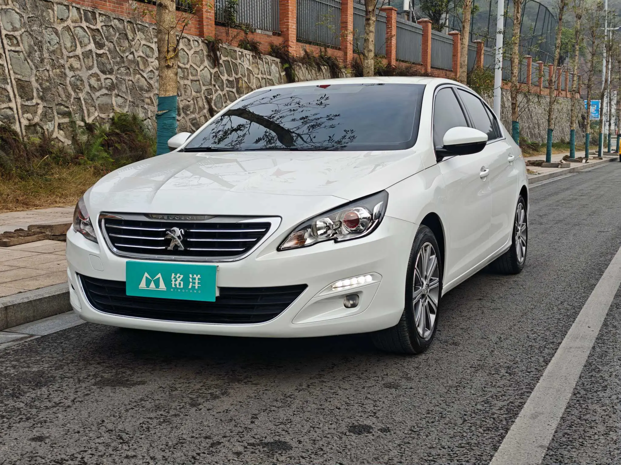 Peugeot 408  из Китая