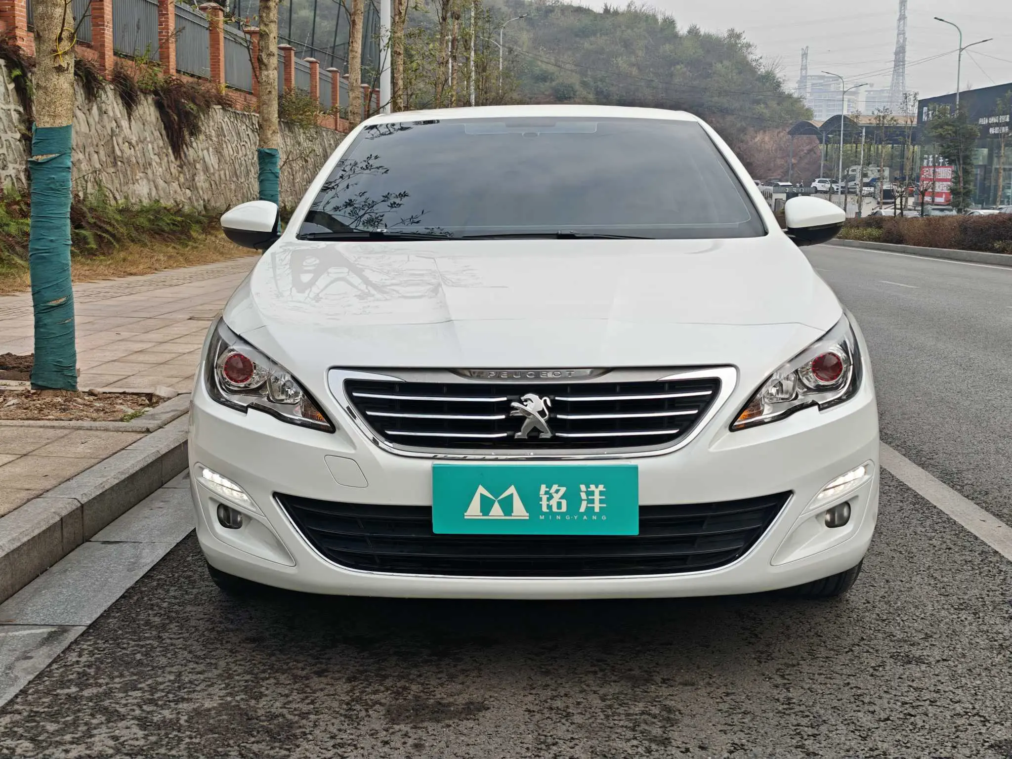 Peugeot 408  из Китая