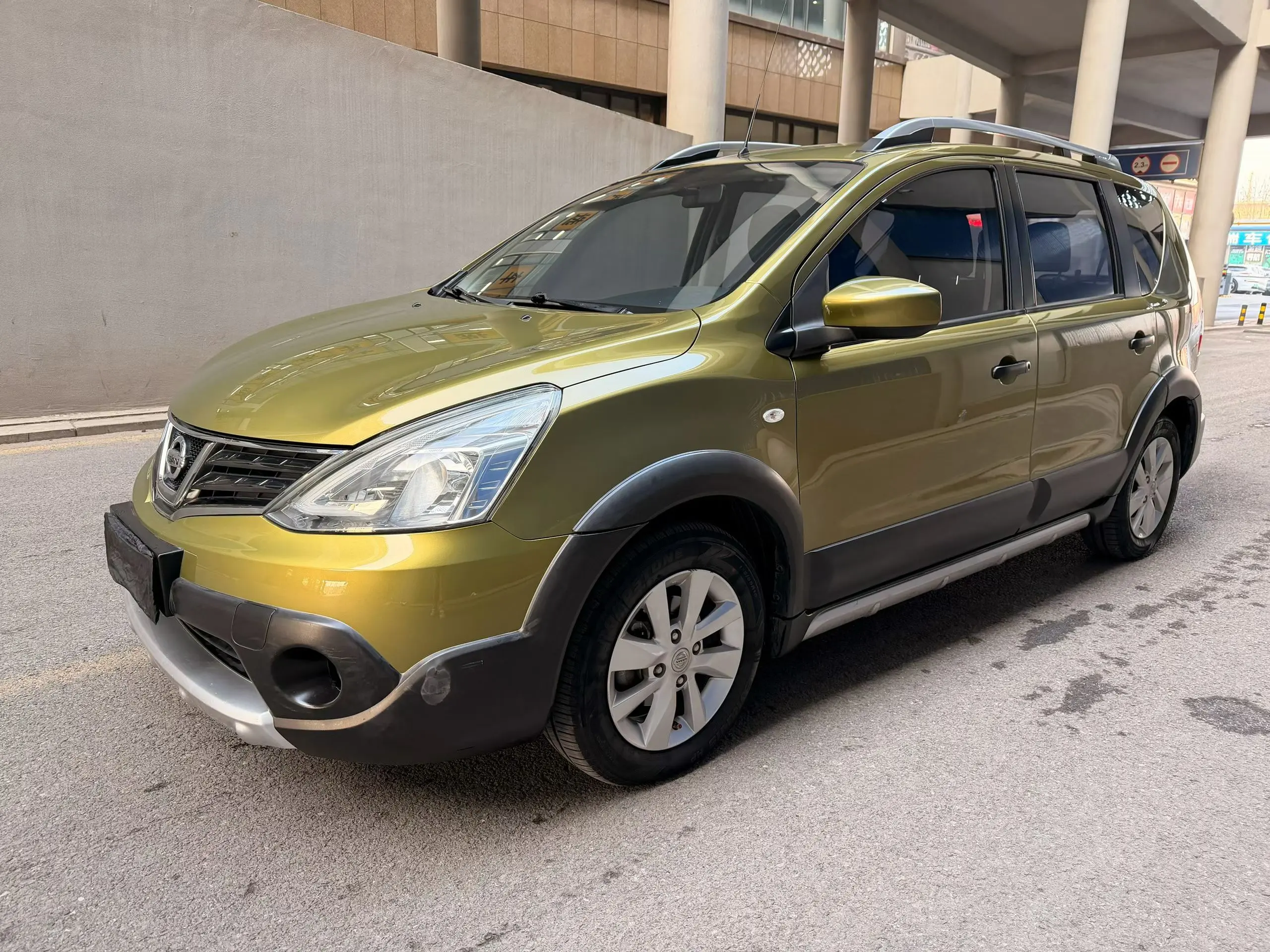 Nissan Li Wei  из Китая