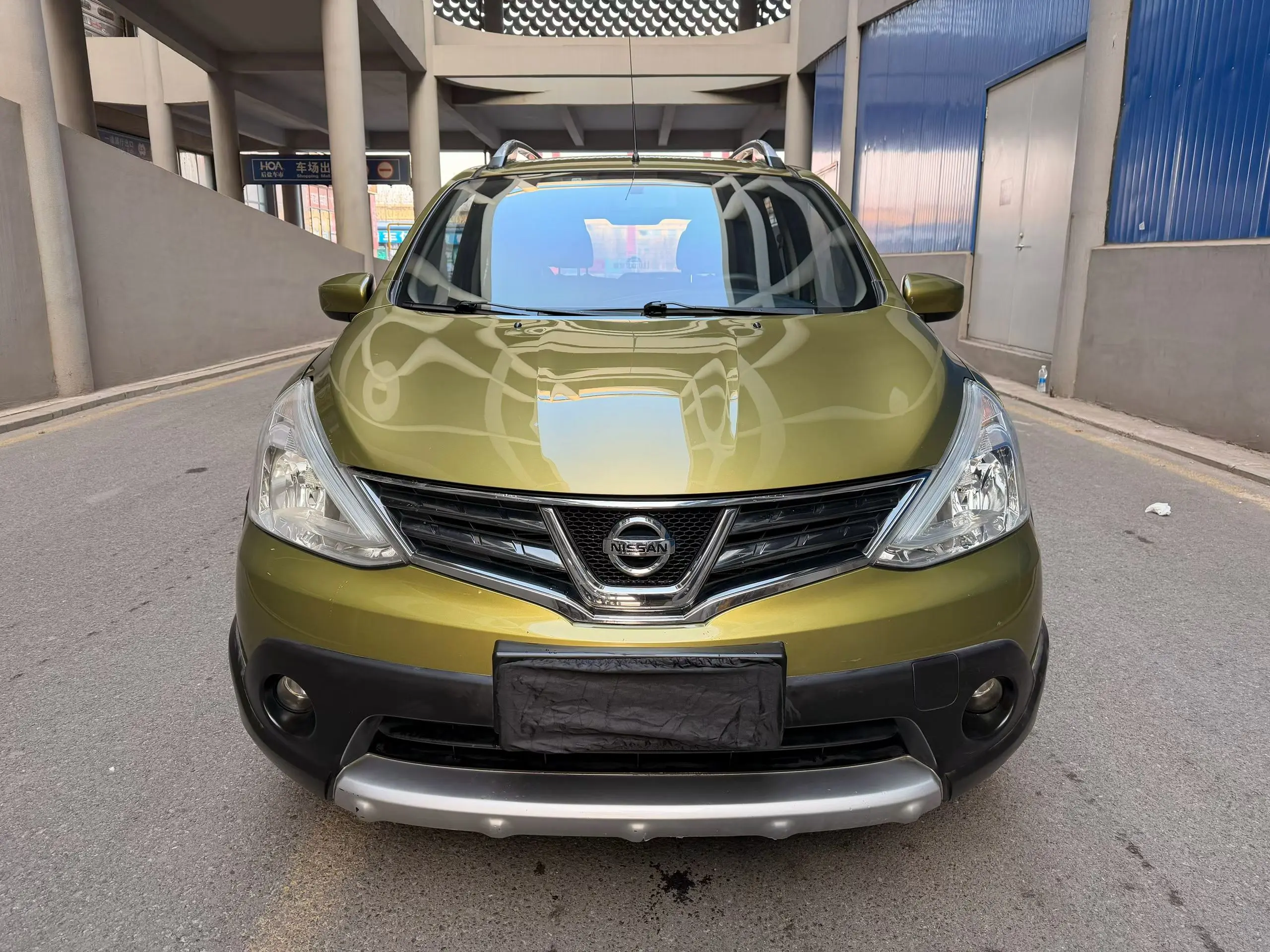 Nissan Li Wei  из Китая