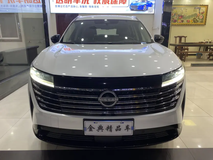 Nissan Explore the land  из Китая