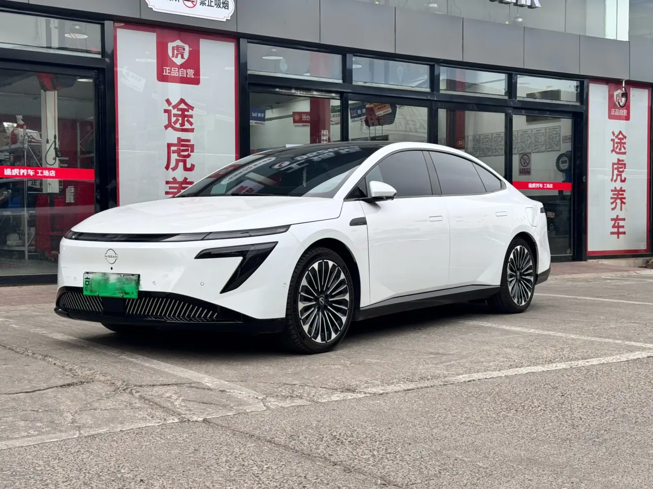 Nissan N7  из Китая