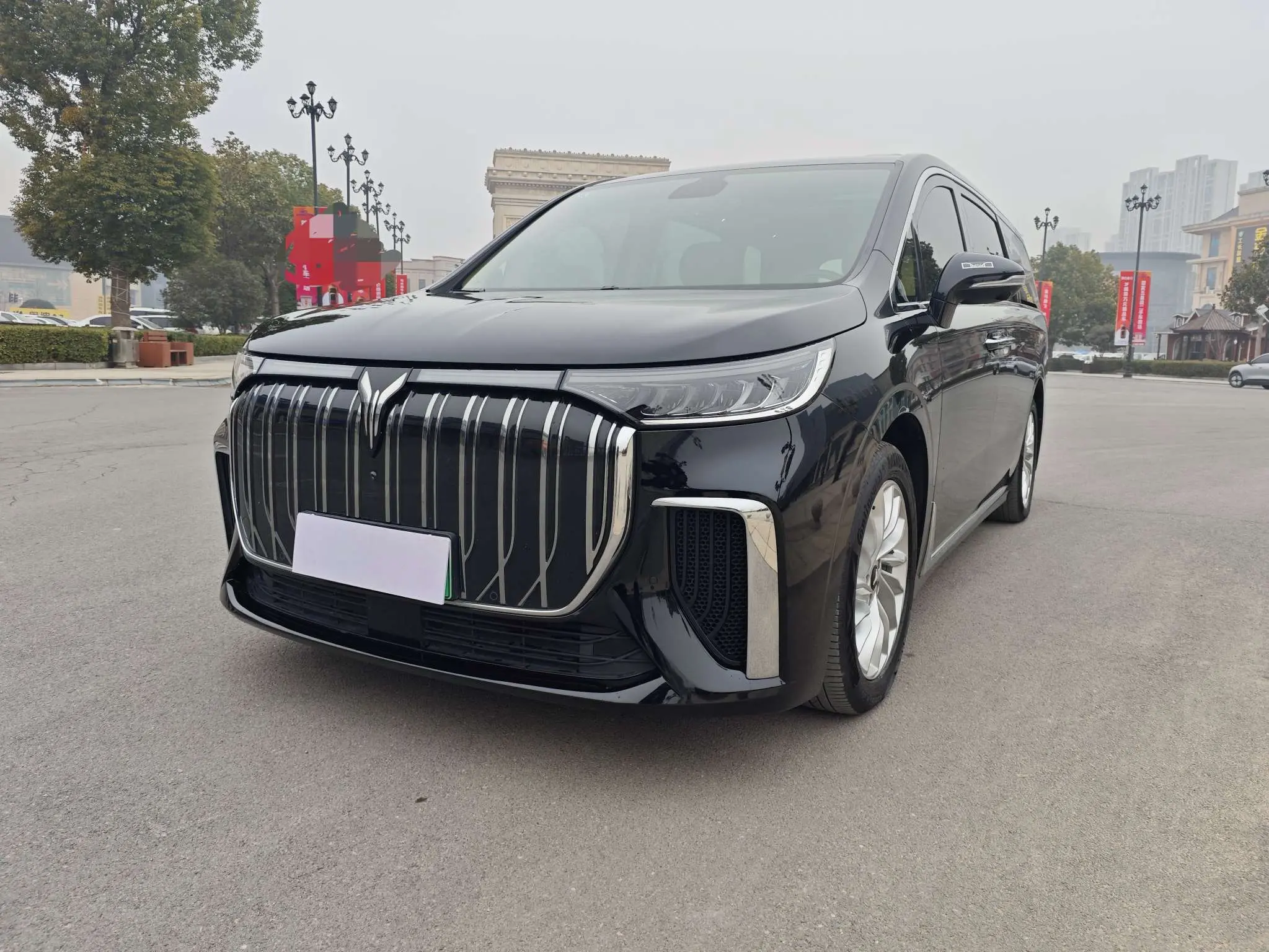 Voyah Lantu Dreamer EV  из Китая