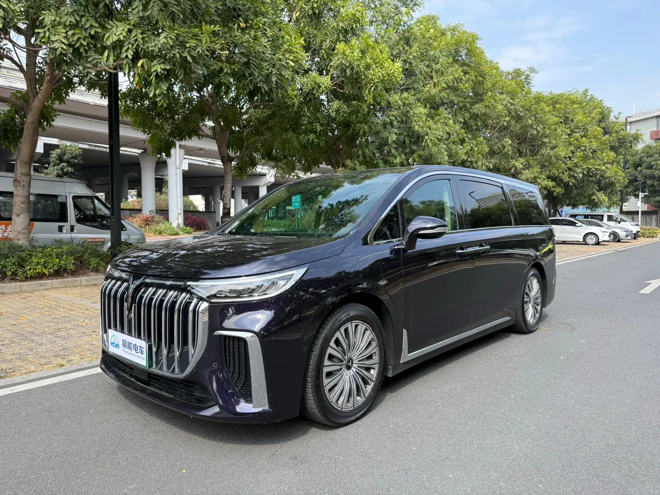 Voyah Lantu Dreamer PHEV  из Китая