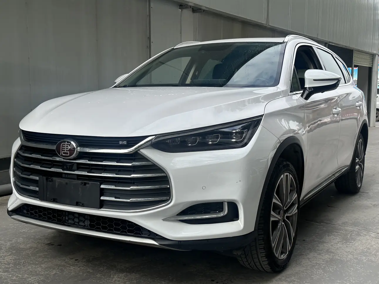 BYD Tang  из Китая