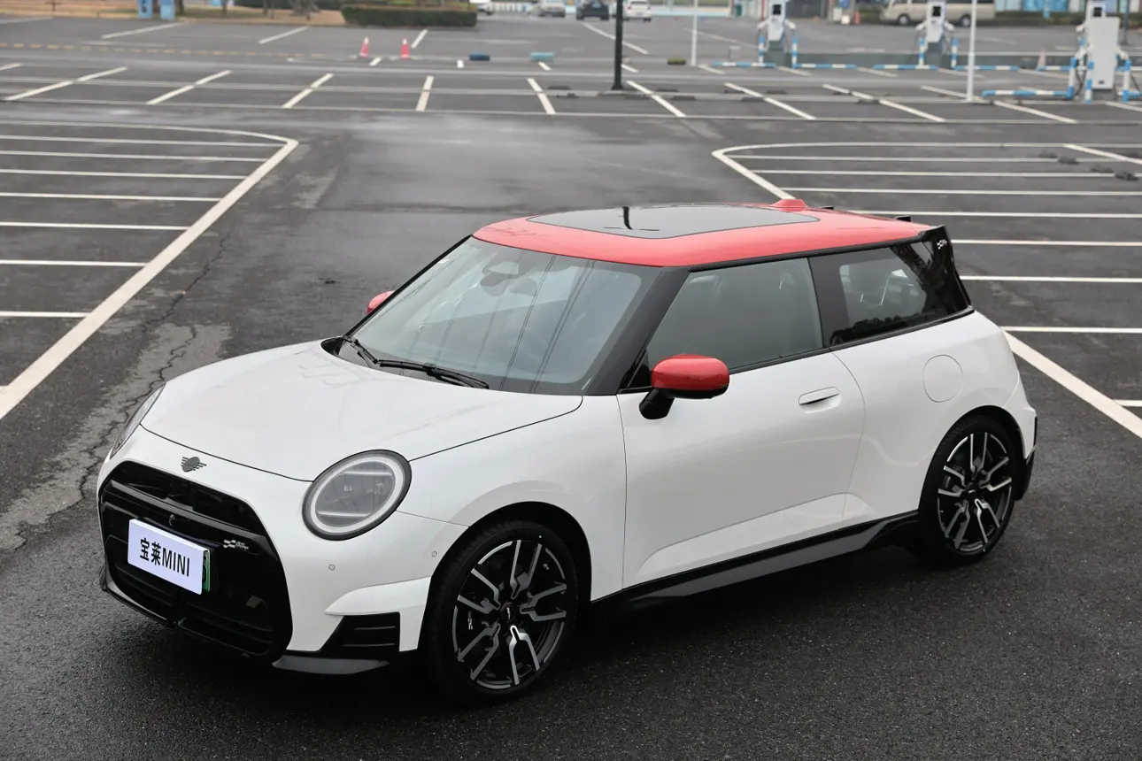 MINI ELECTRIC  COOPER  из Китая