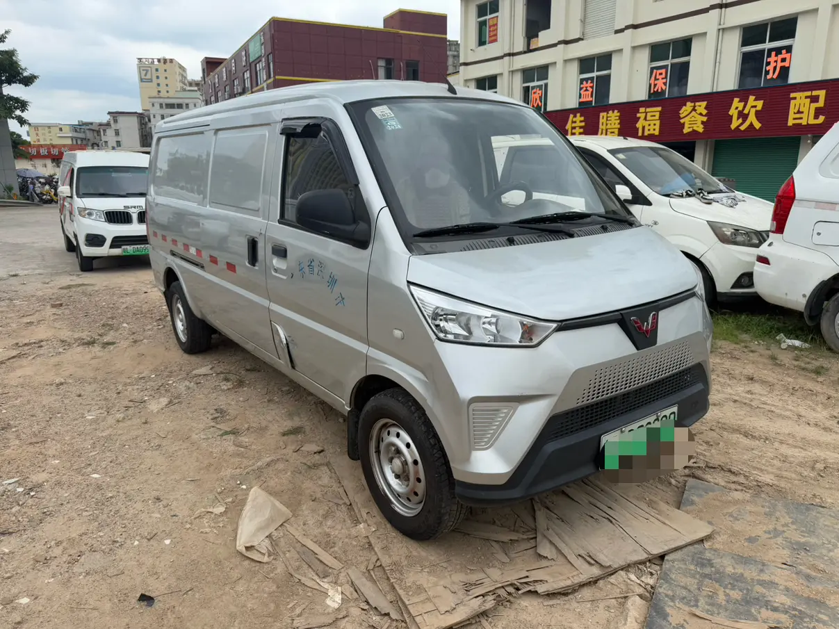 Wuling EV50  из Китая