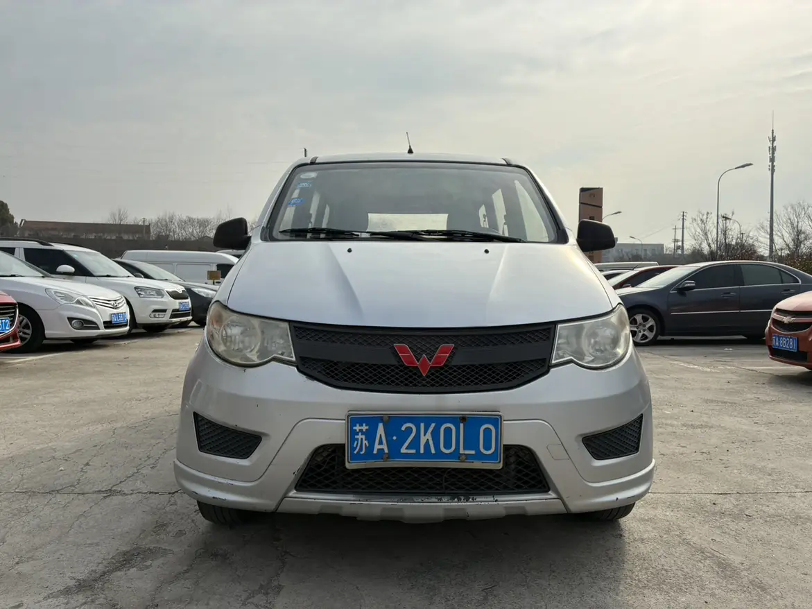 Wuling Hongguang  из Китая